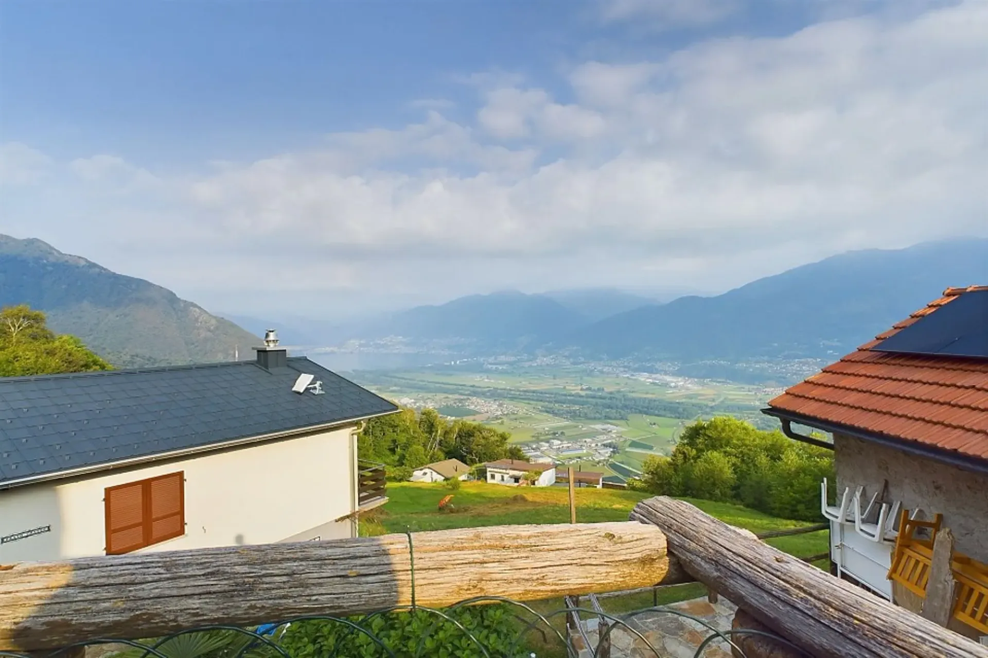 Caloroso e accogliente rustico di montagna con vista sul Lago Maggiore
