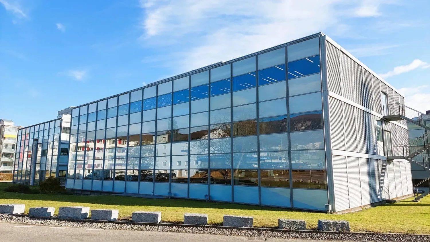 Air-conditioned office/commercial space for rent in Bellach