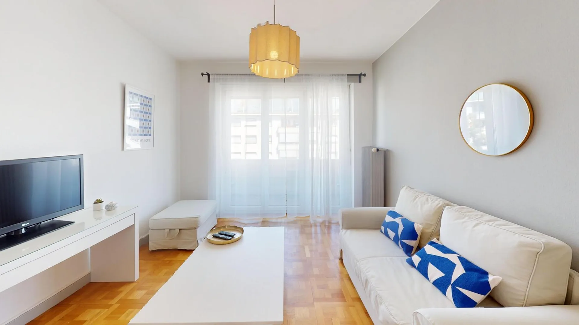 Luminous 2-bedroom apartment in the Charmilles district