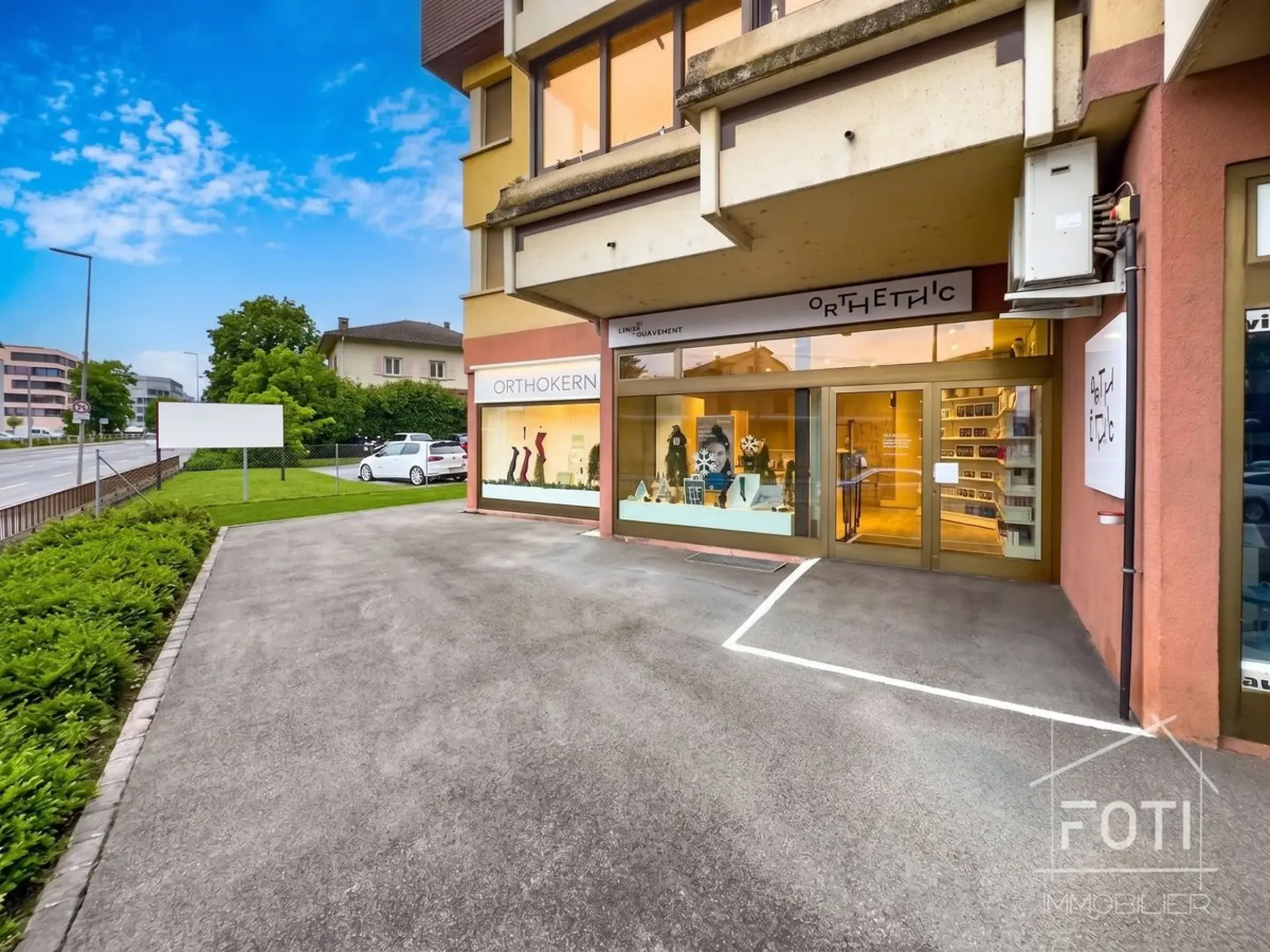 Locale commerciale, già affittato, con rendita stabile del 4,5%