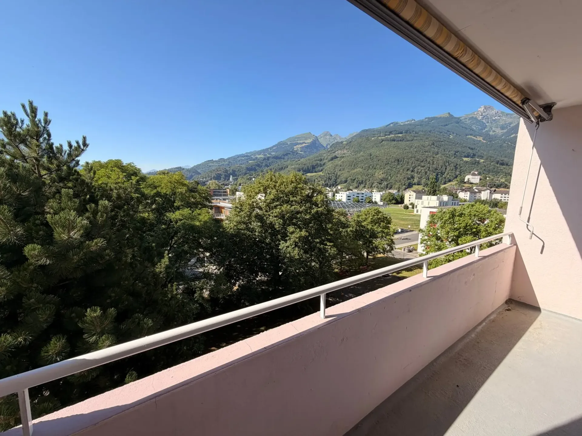 Helle 3.5-Zimmer-Wohnung mit Balkon und schöner Aussicht in Buchs SG