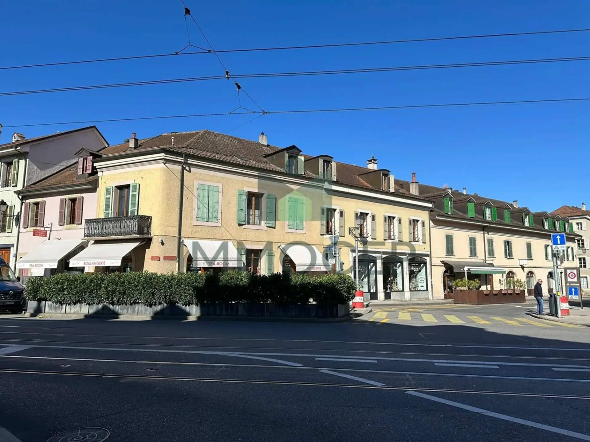 EXKLUSIV UND SELTEN: KLEINES GEMISCHTES GEBAUDE IM ALTEN CAROUGE