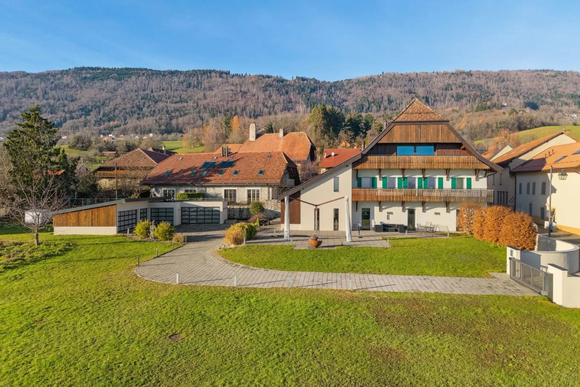 Absolute luxury and discretion: renovated farm with indoor spa