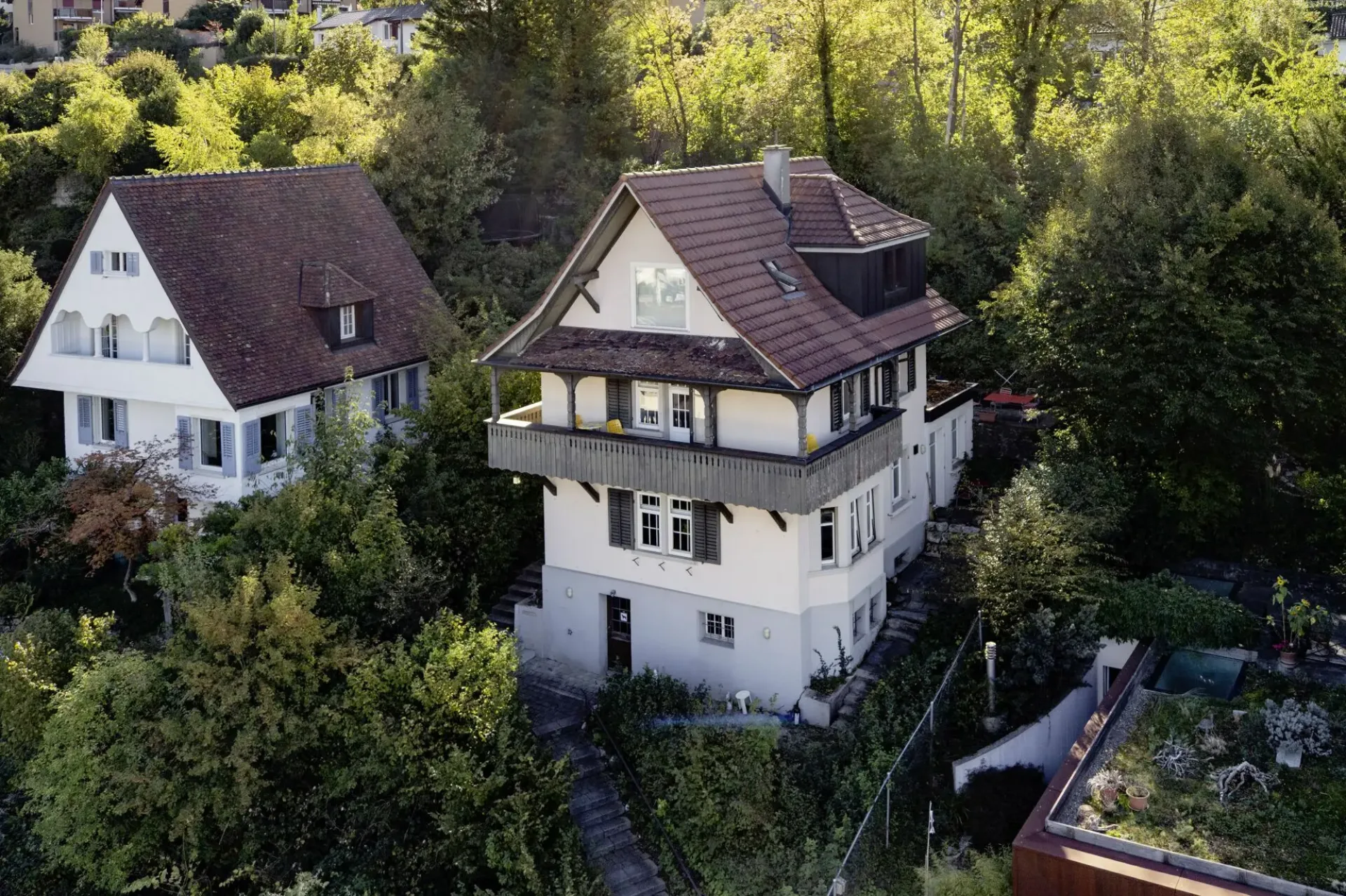 Einfamilienhaus mit Umschwung und Sicht auf die Stadt Baden