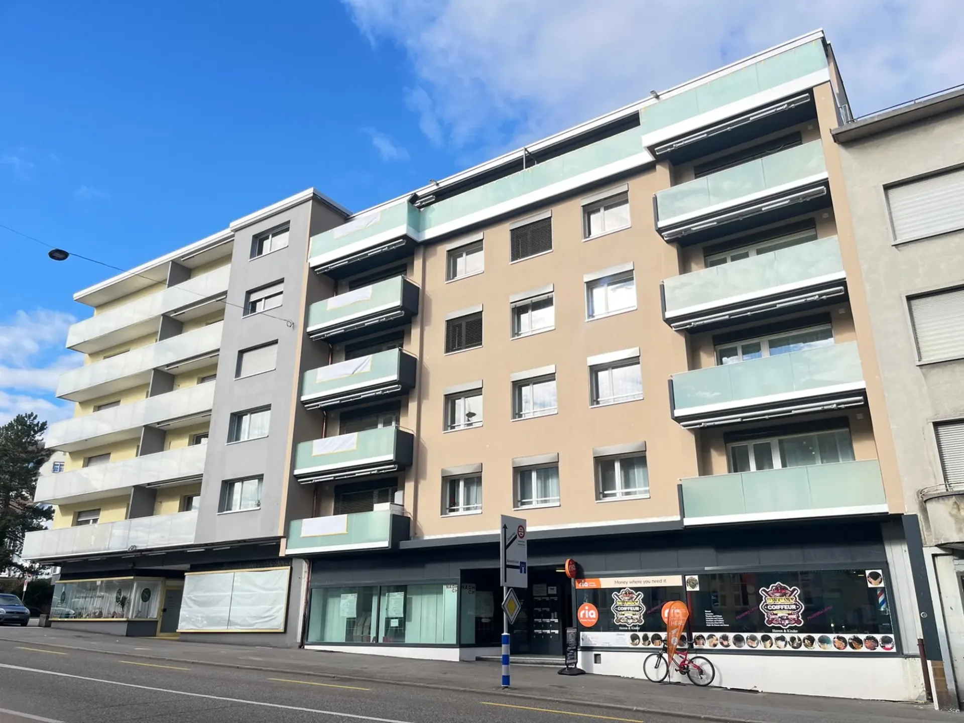 First occupancy after total renovation – modern 2.5-room attic apartment with 2 large terraces in Olten