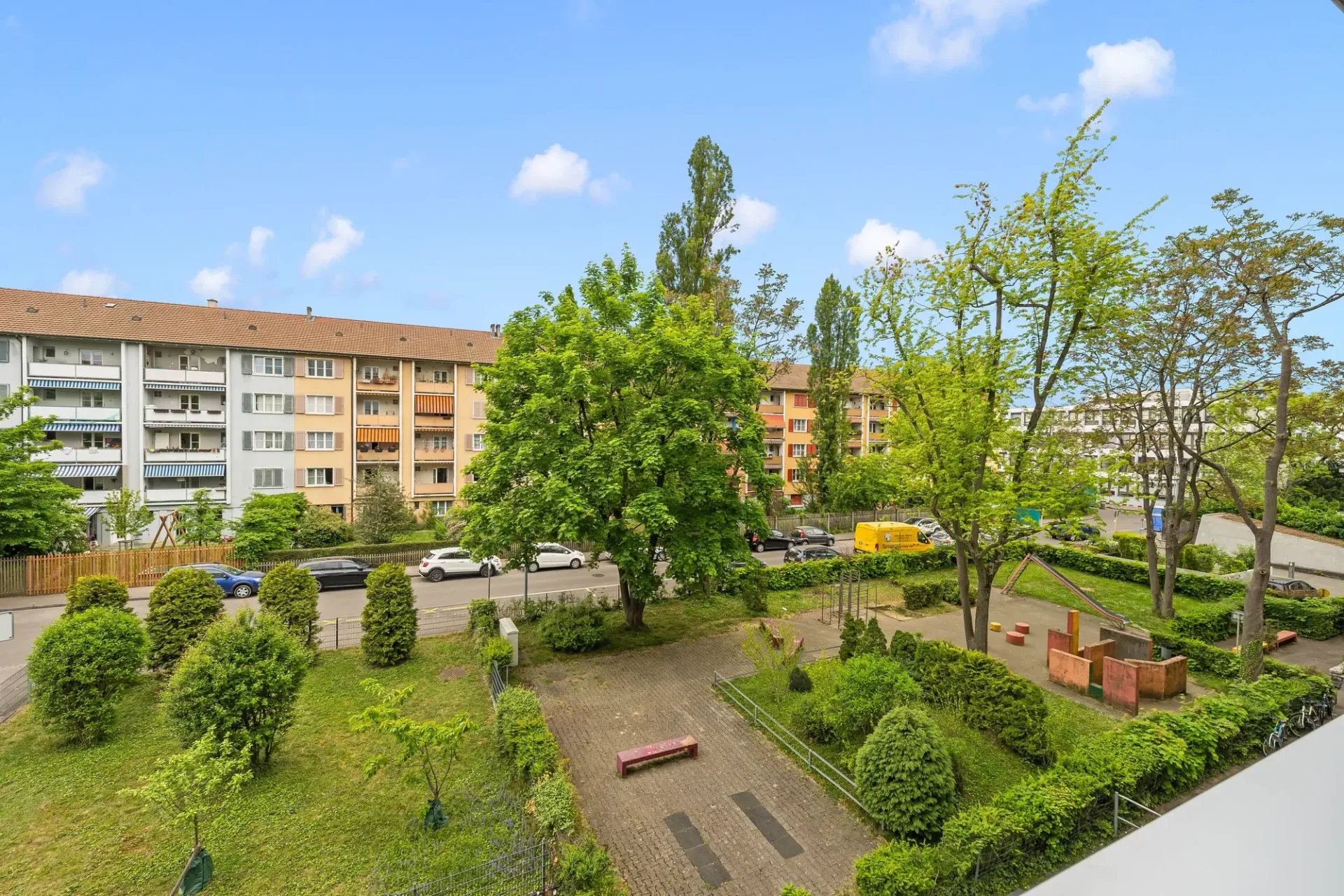 Modern, zentral und 2 Einstellhallenplätze inklusive