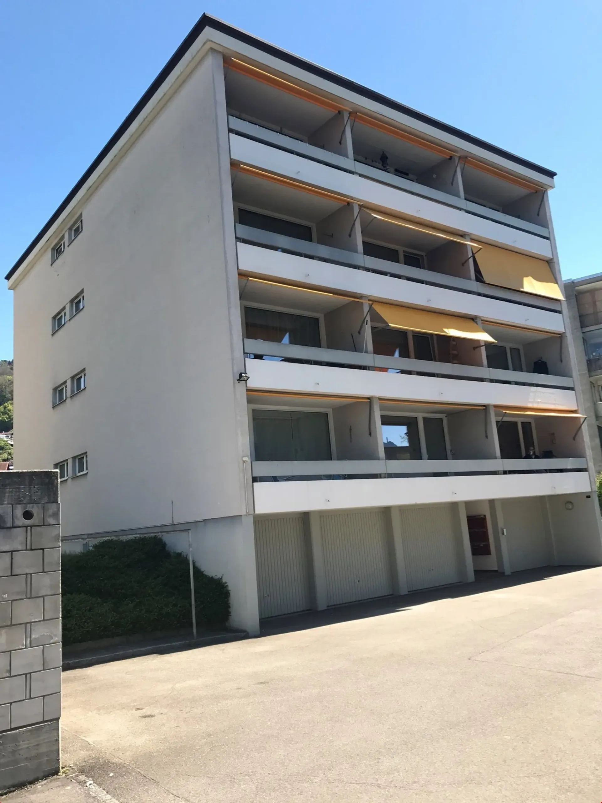 Helle 2-Zimmerwohnung mit grossem Balkon