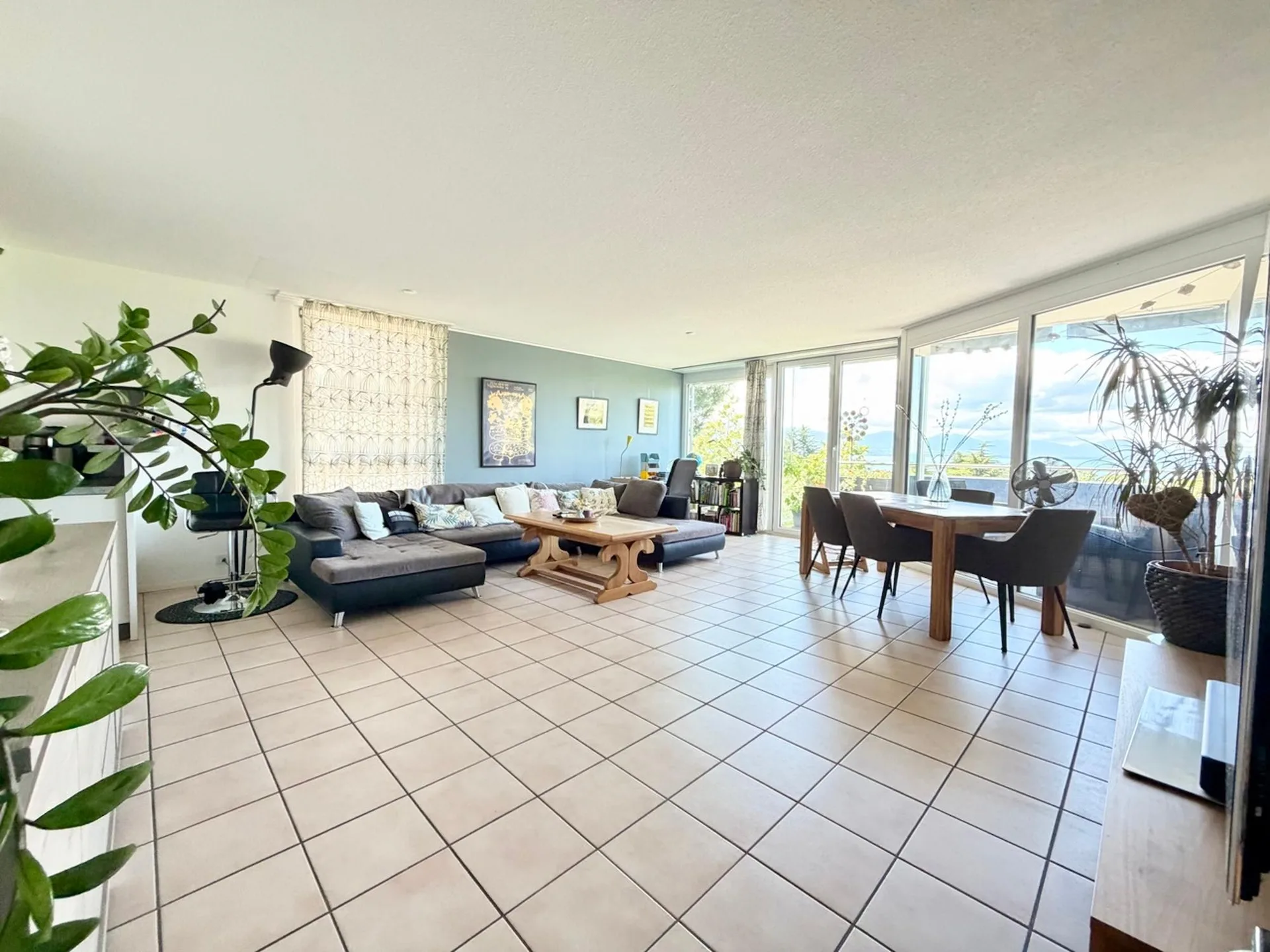 Wohnung mit 4.5 Zimmern von etwa 126 m2