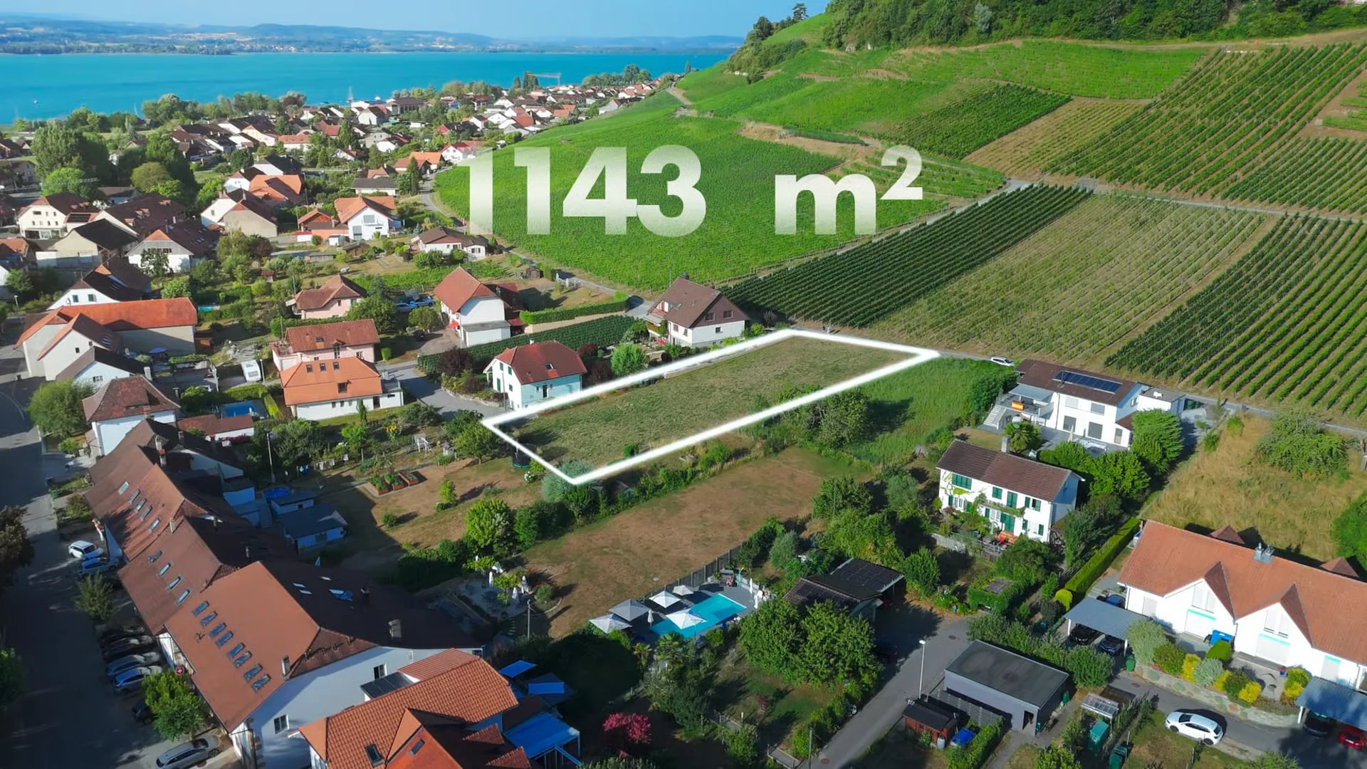 Bauland-Rarität zwischen  Weinbergen, See und Broye-Kanal | Rare parcelle à bâtir entre vignobles, lac et canal de la Broye