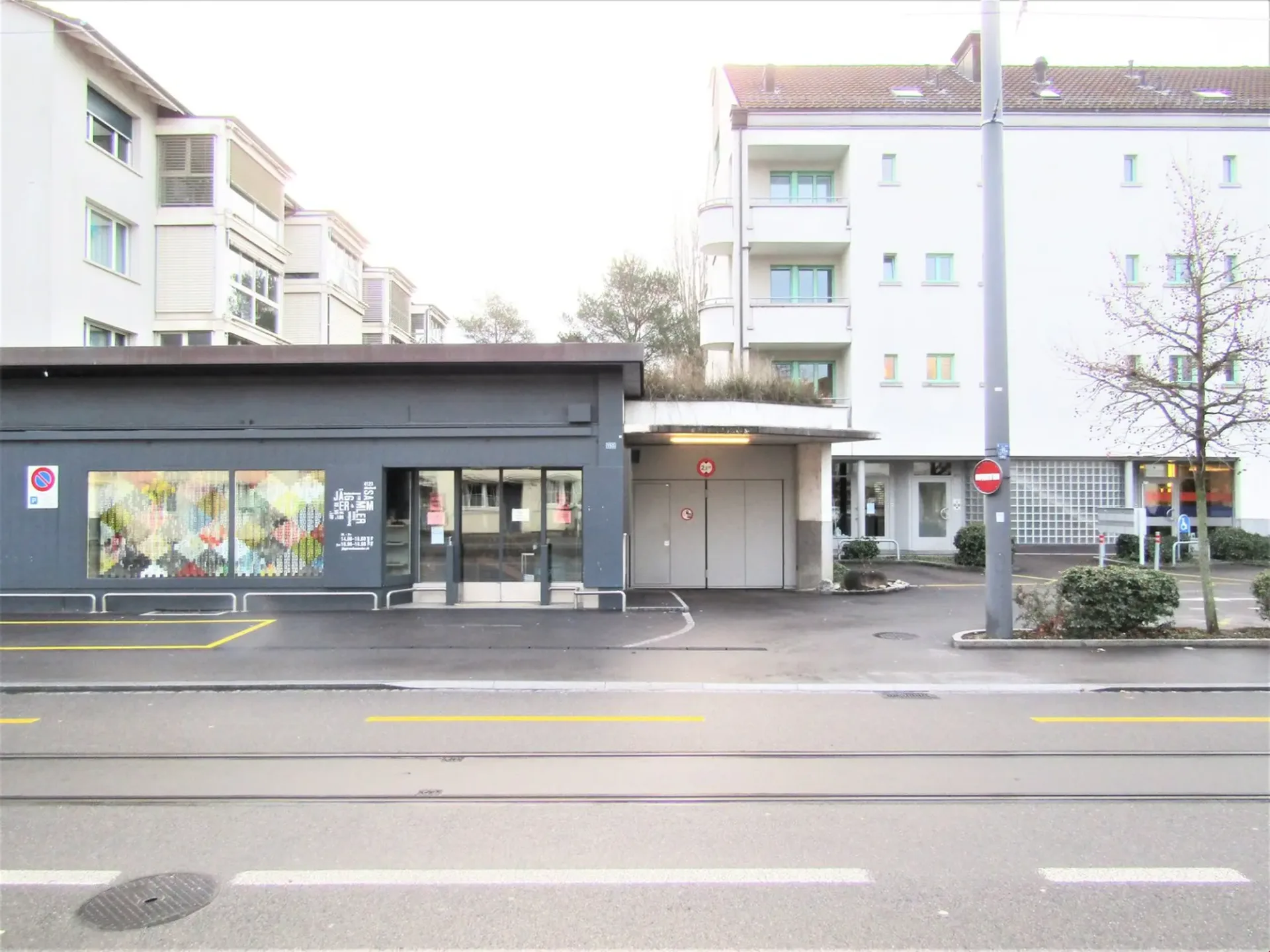 Einstellhallenplatz für Motorrad in Allschwil