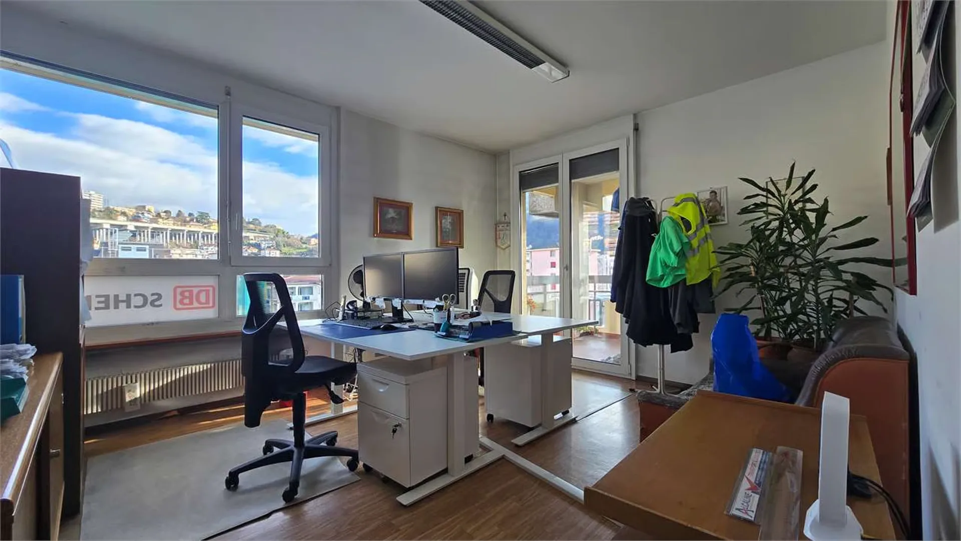 Büro/Wohnung, 3.5 Zimmer in Chiasso zu verkaufen