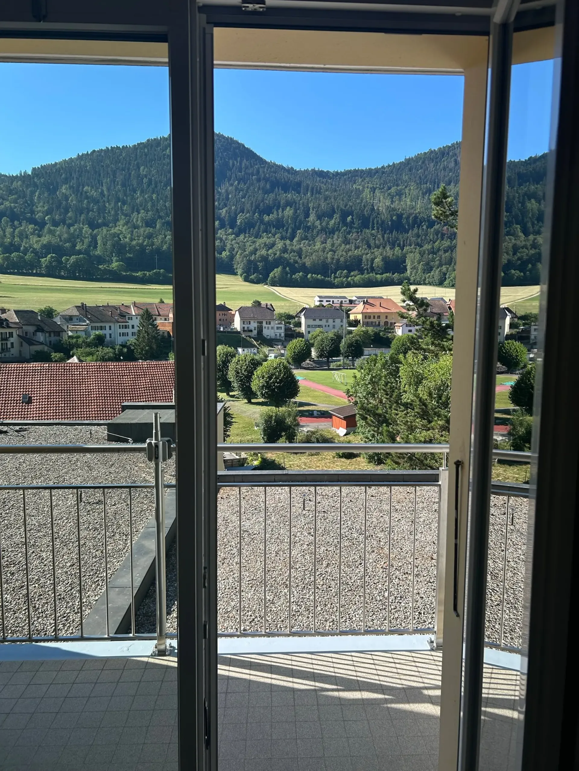 Incantevole appartamento di 2,5 locali con balcone a Vallorbe