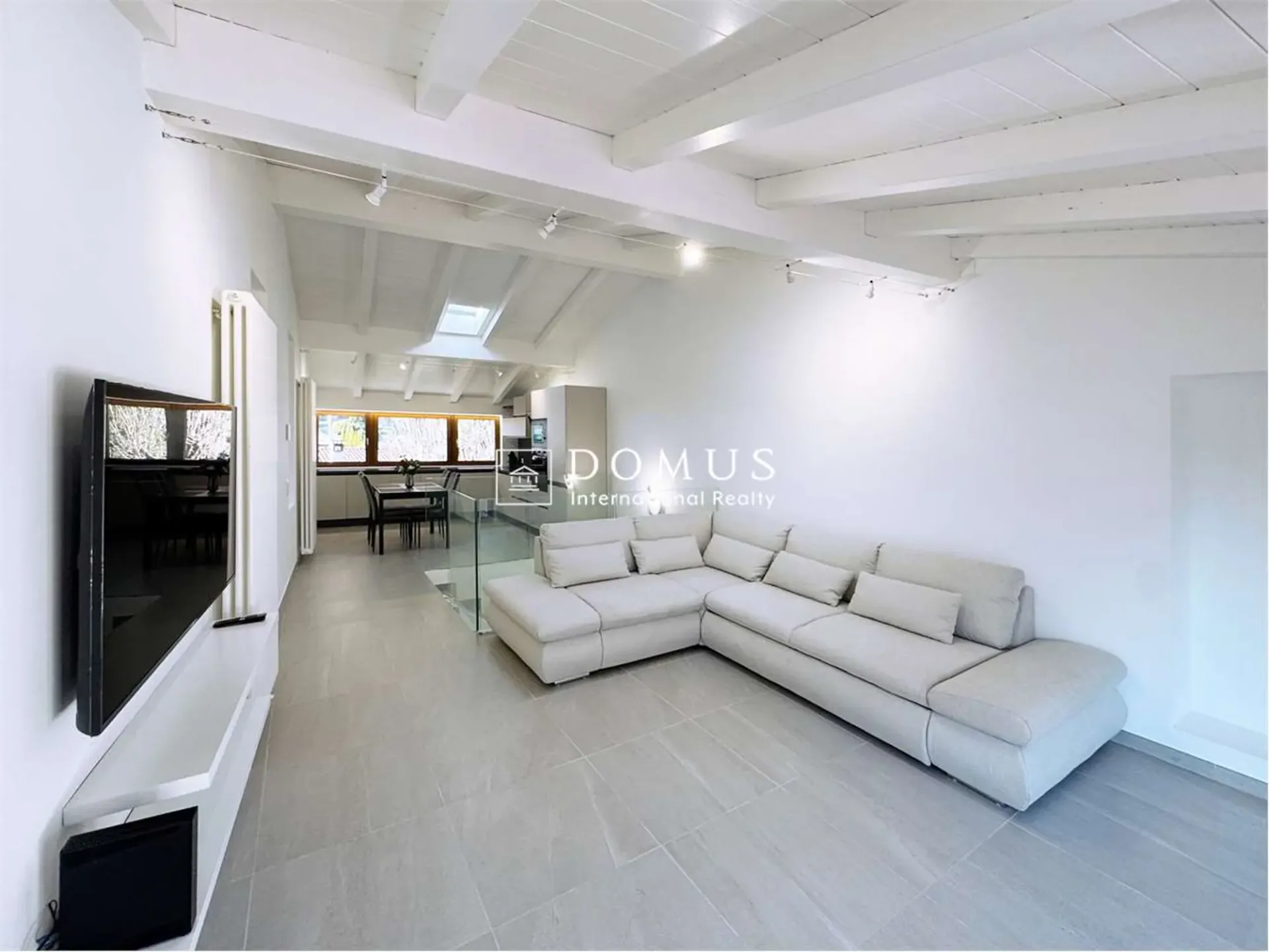 Haus mit Seeblick komplett renoviert