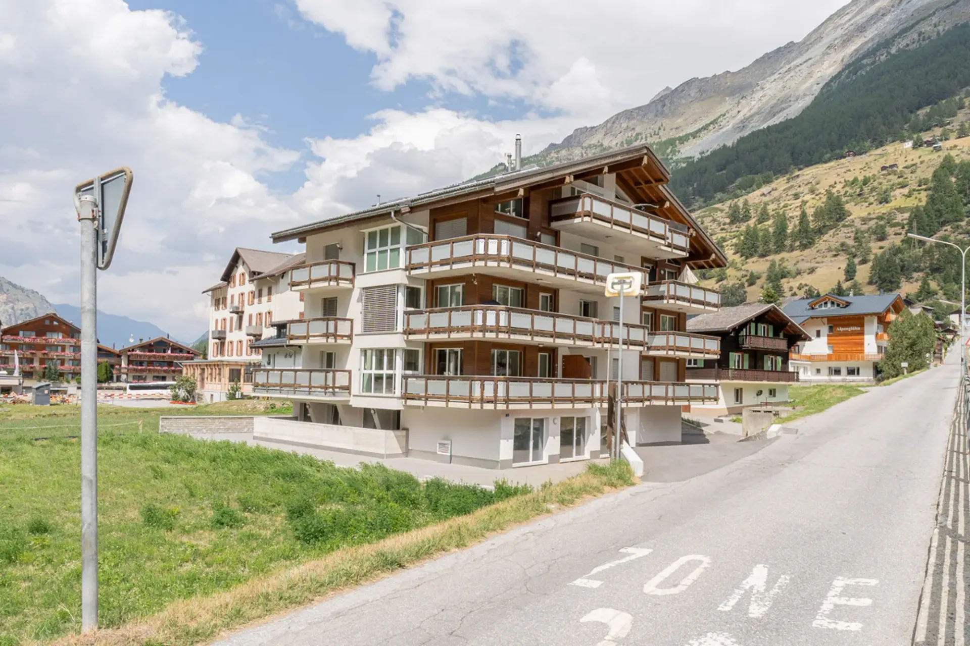 Lichtdurchflutete 4.5-Zimmerwohnung an begehrter Lage in Täsch  Das T