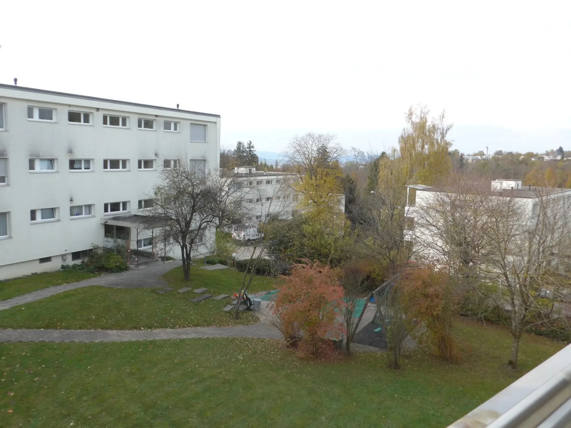 Helle 4.5-Zimmer-Wohnung mit Balkon in Zollikerberg