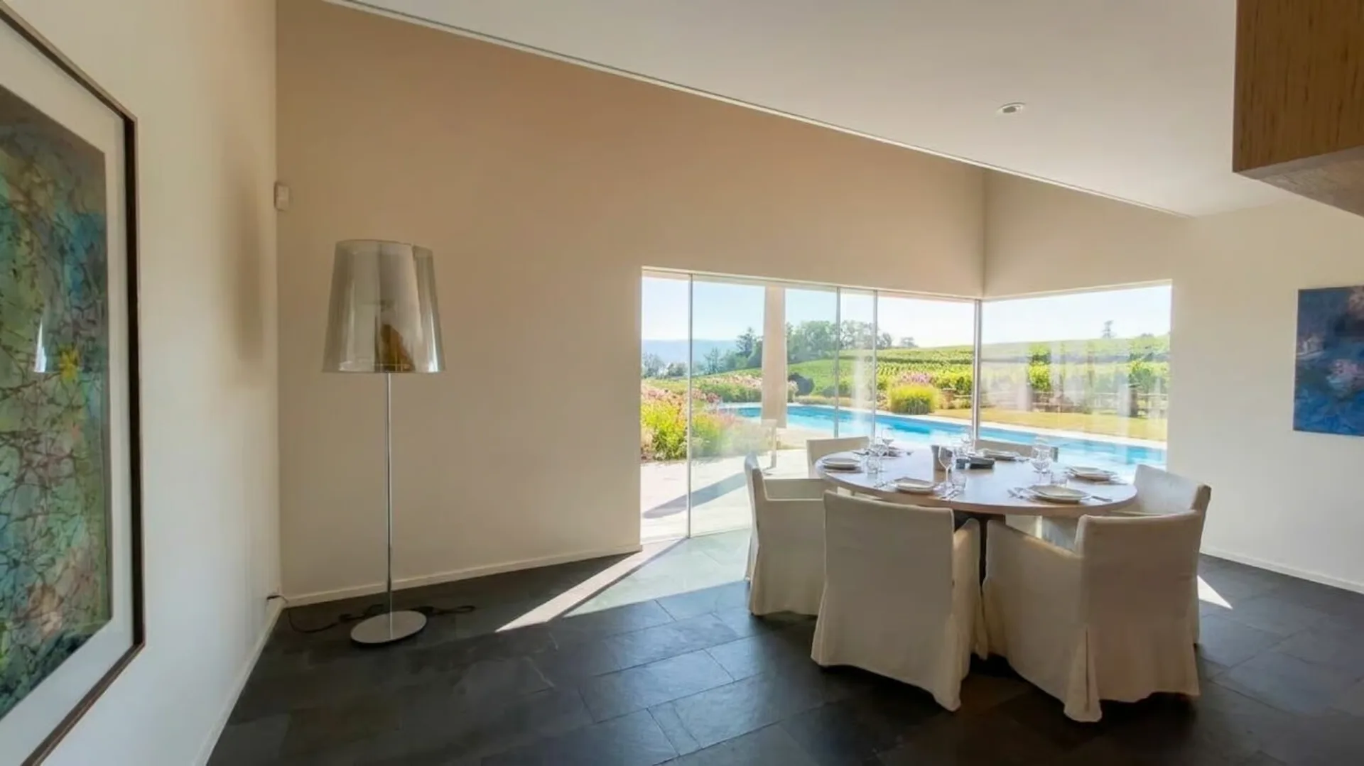 Villa von Ausnahme mit spektakulärer Aussicht auf den See und die Insel St. Pierre