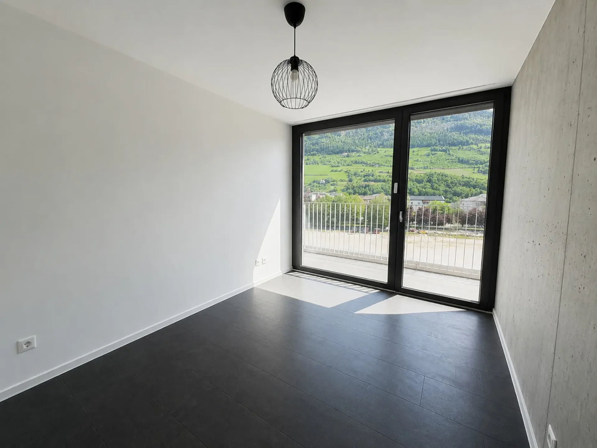Wohnung mit 3.5 Zimmern im 4. Stock mit Balkon