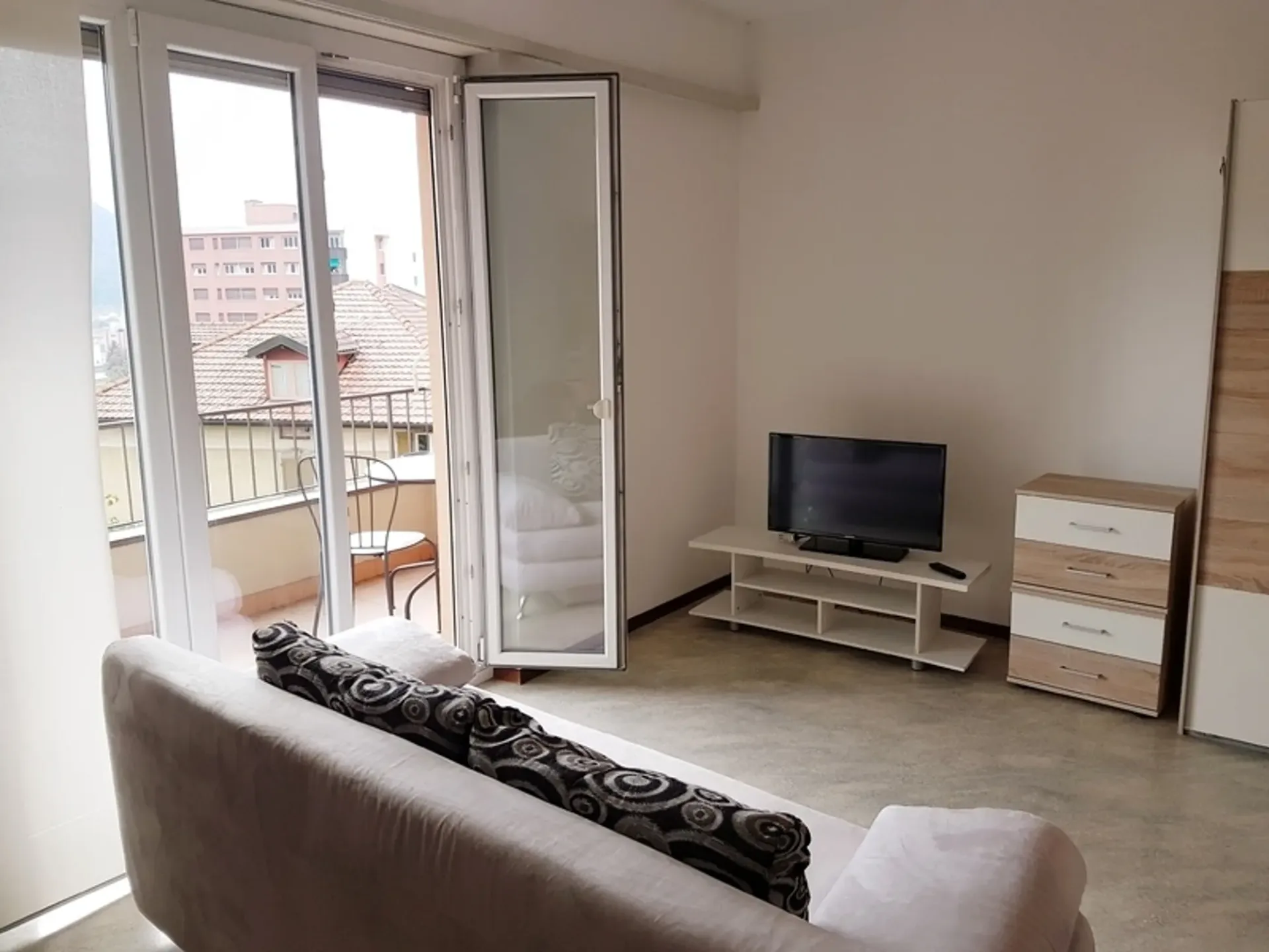 1½ ZI-WOHNUNG IN VACALLO (TI), MÖBLIERT