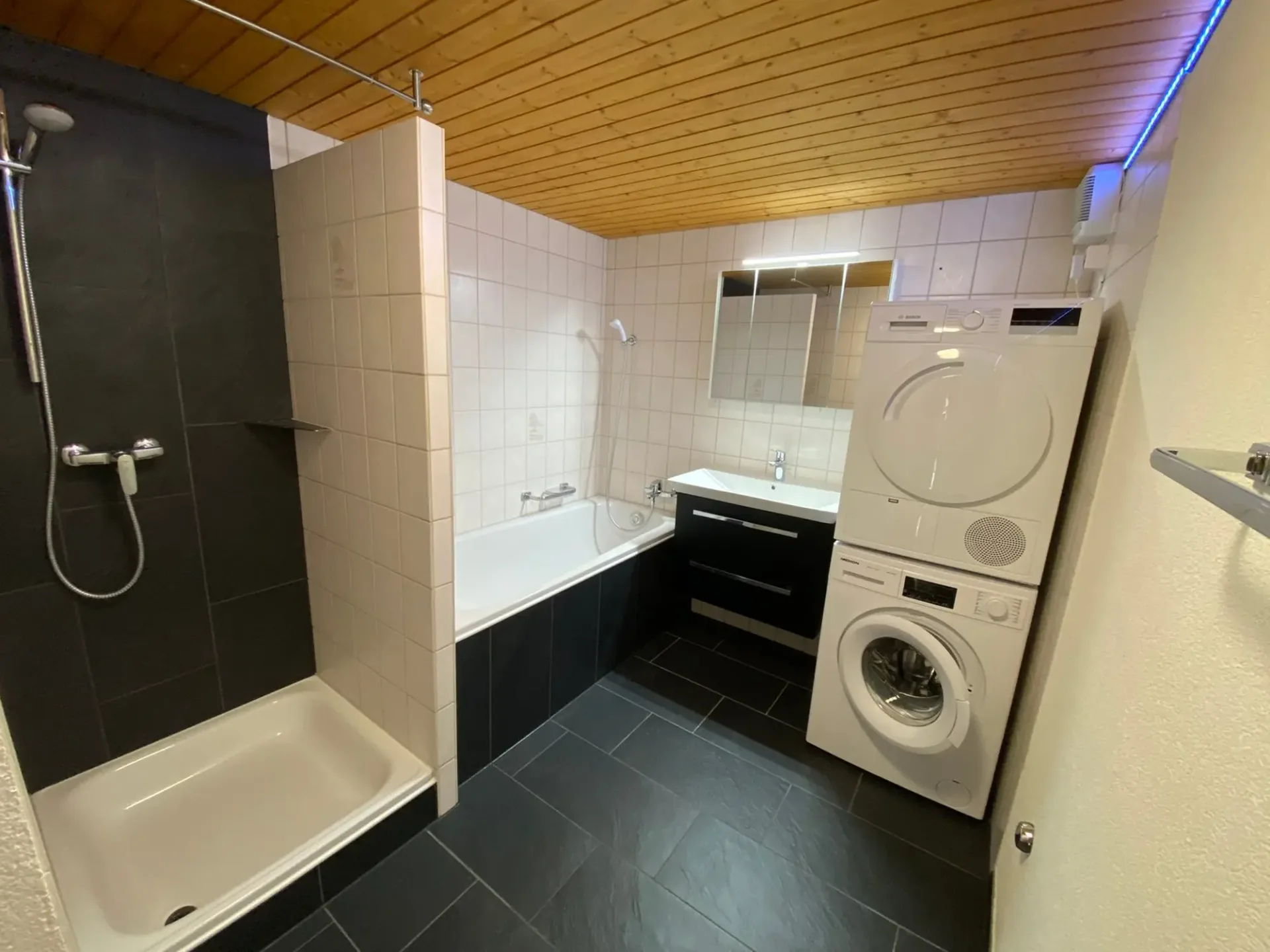 Helle und zentrale 4.5-Zimmer-Wohnung in Lufingen