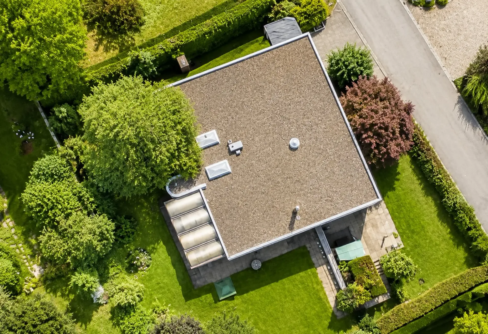 Zweifamilienhaus an ruhiger Lage in Bergdietikon mit Wintergarten und viel Umschwung - einzigartig!