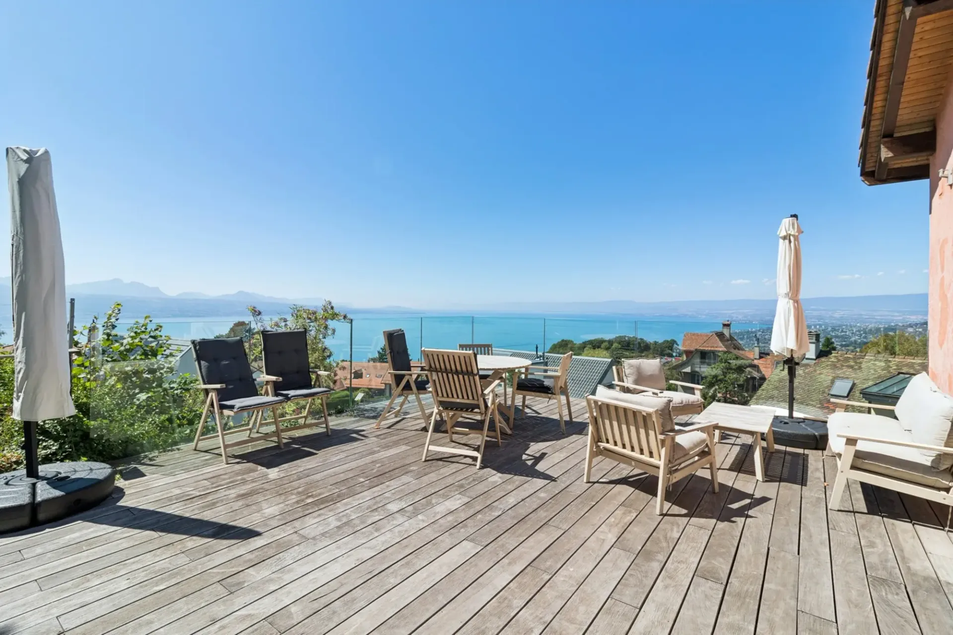 Between lake and vineyards, an exceptional address in Grandvaux