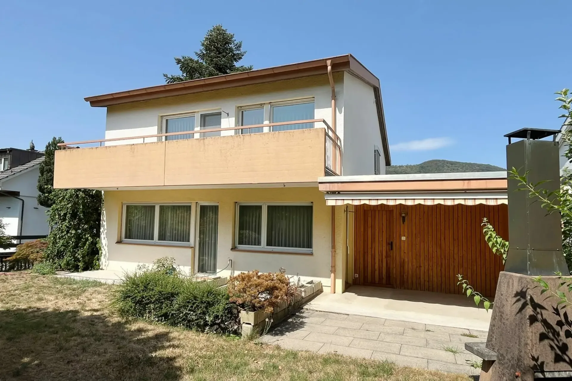 Maison individuelle avec jardin dans un quartier résidentiel calme