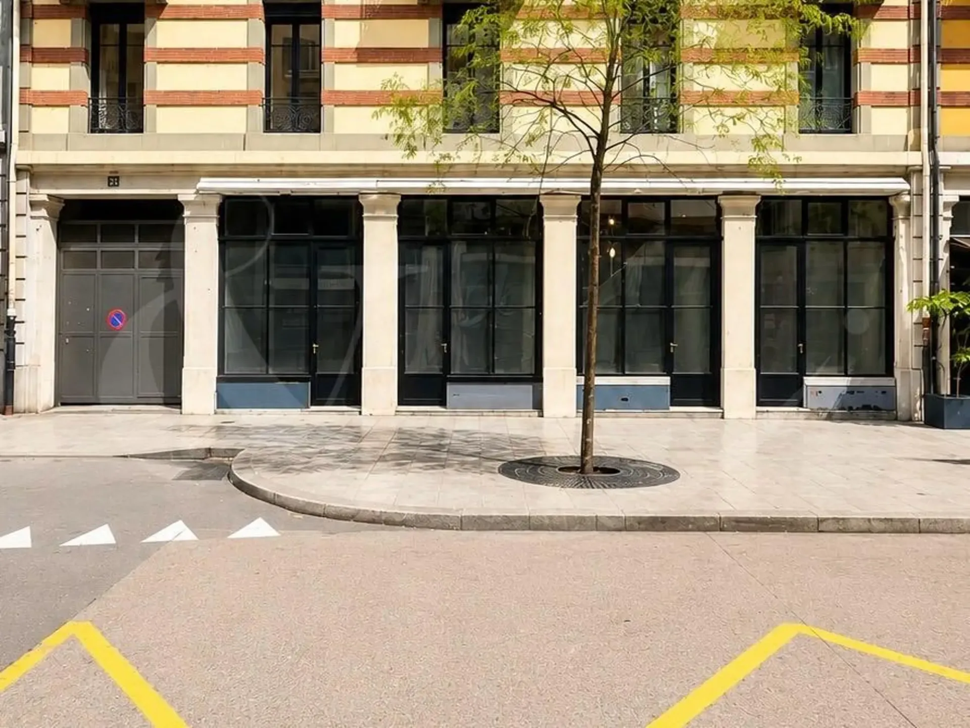 Rue de Monthoux 32, Gewerbearcade von 121,5 m2 - Pâquis