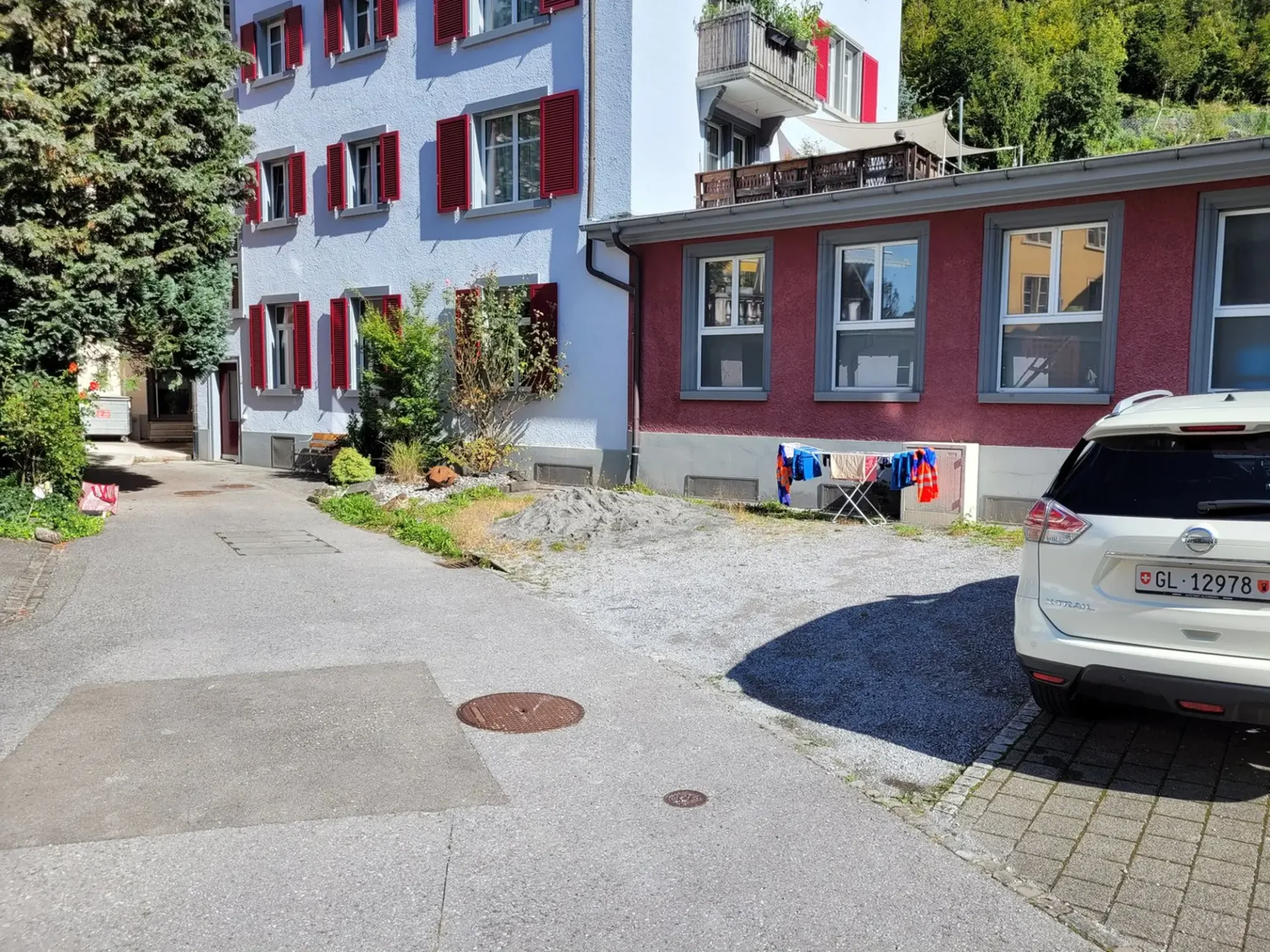 Div. Autoabstellplätze zu vermieten