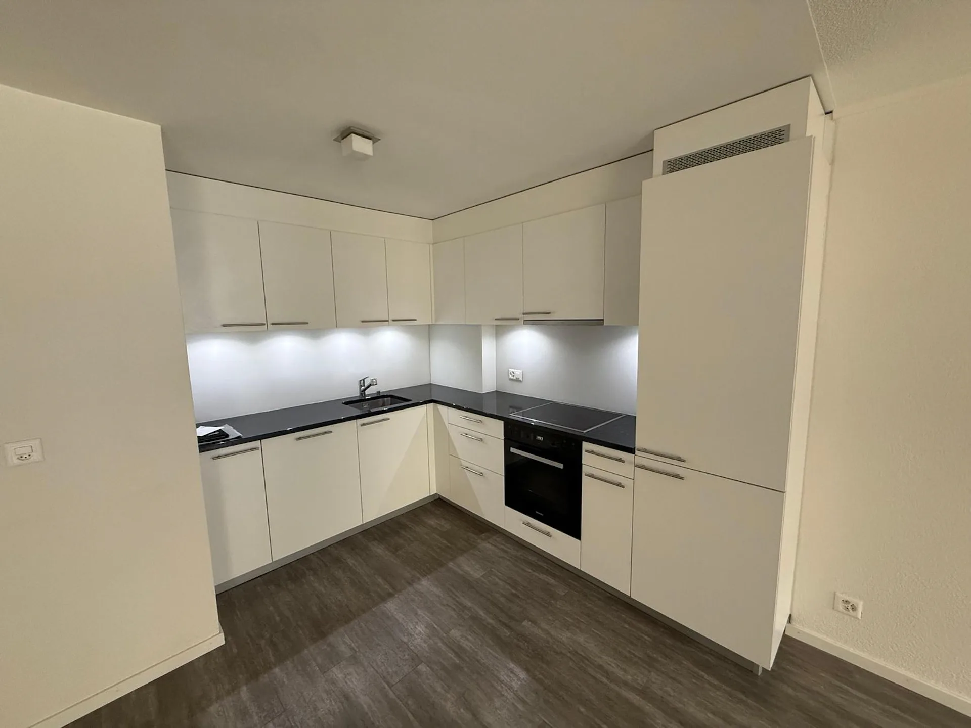 Charmanter Apartment mit 3.5 Zimmern und Balkon in Peseux