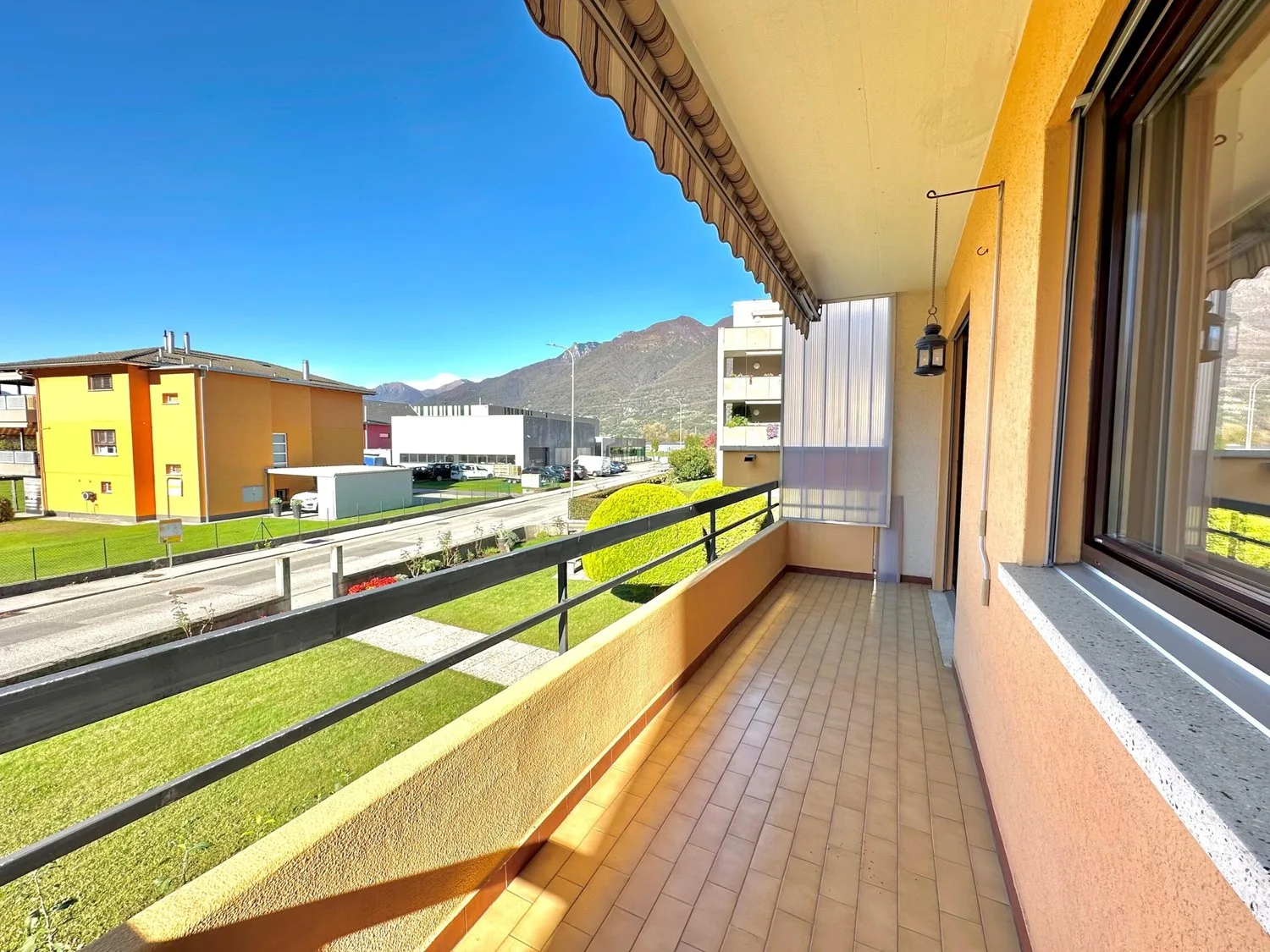 BRIGHT 3.5-ROOM APARTMENT WITH 2 TERRACES AND GARAGE IN SANT'ANTONINO