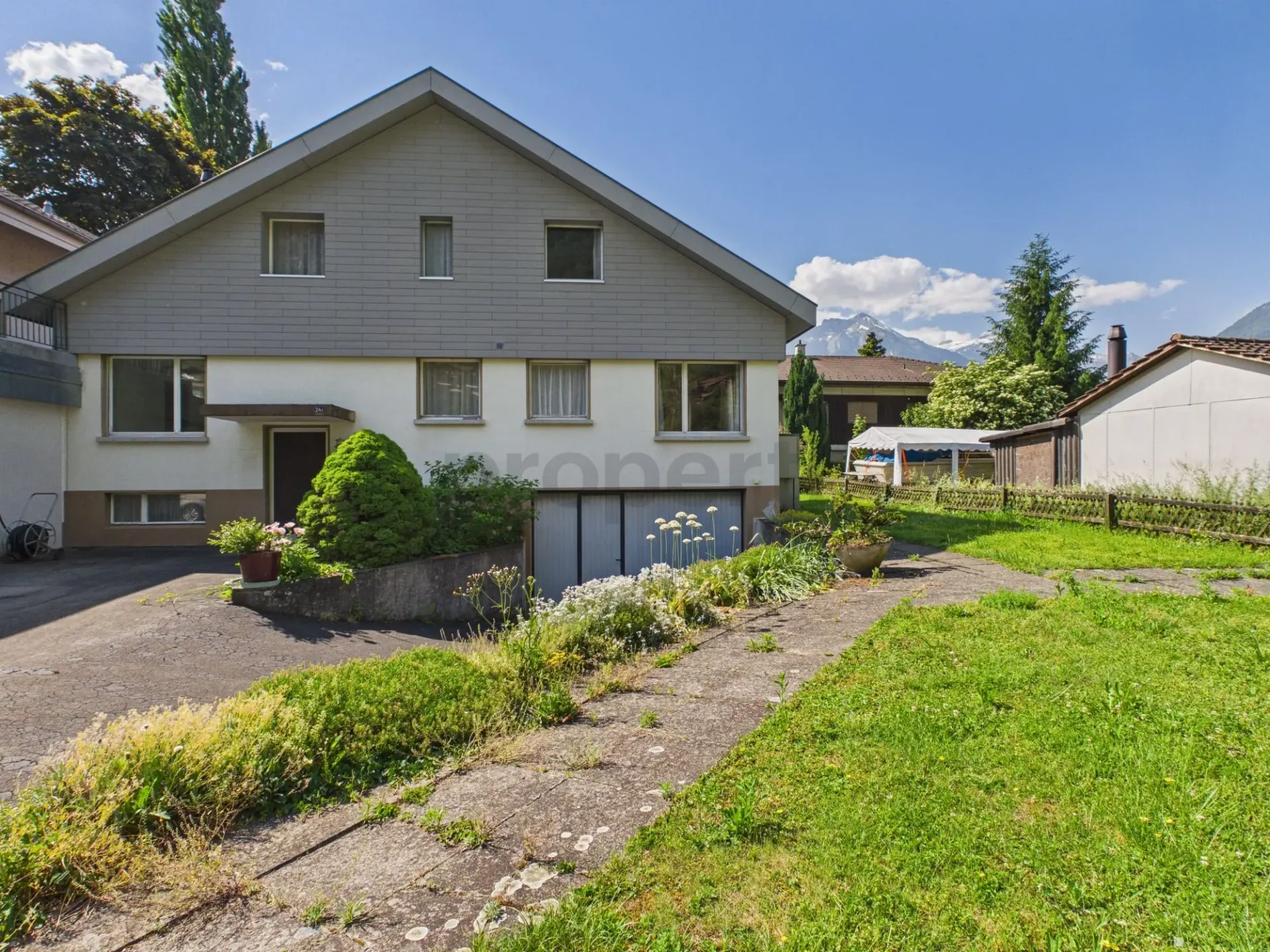 Grosszuegiges 6.5-Zimmer Einfamilienhaus mit Garten an einzigartiger Lage an der Aare in Interlaken