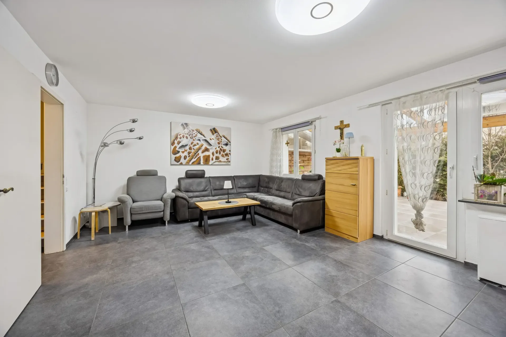 Stilvoll renoviertes 5.5-Zimmer-Reihenhaus mit 166 m² Wohnkomfort und grosser Terrasse