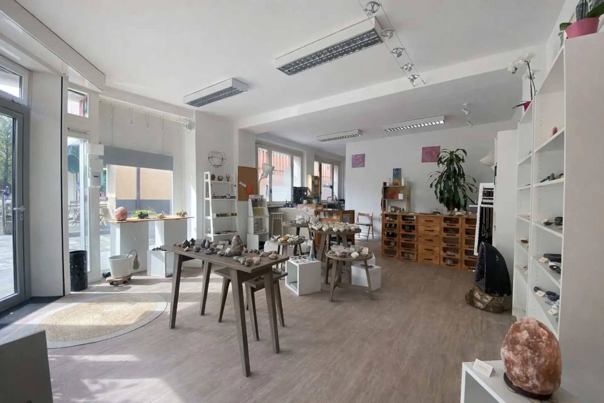Vezia - Gewerbefläche/Laden 80 m² mit Auslagen