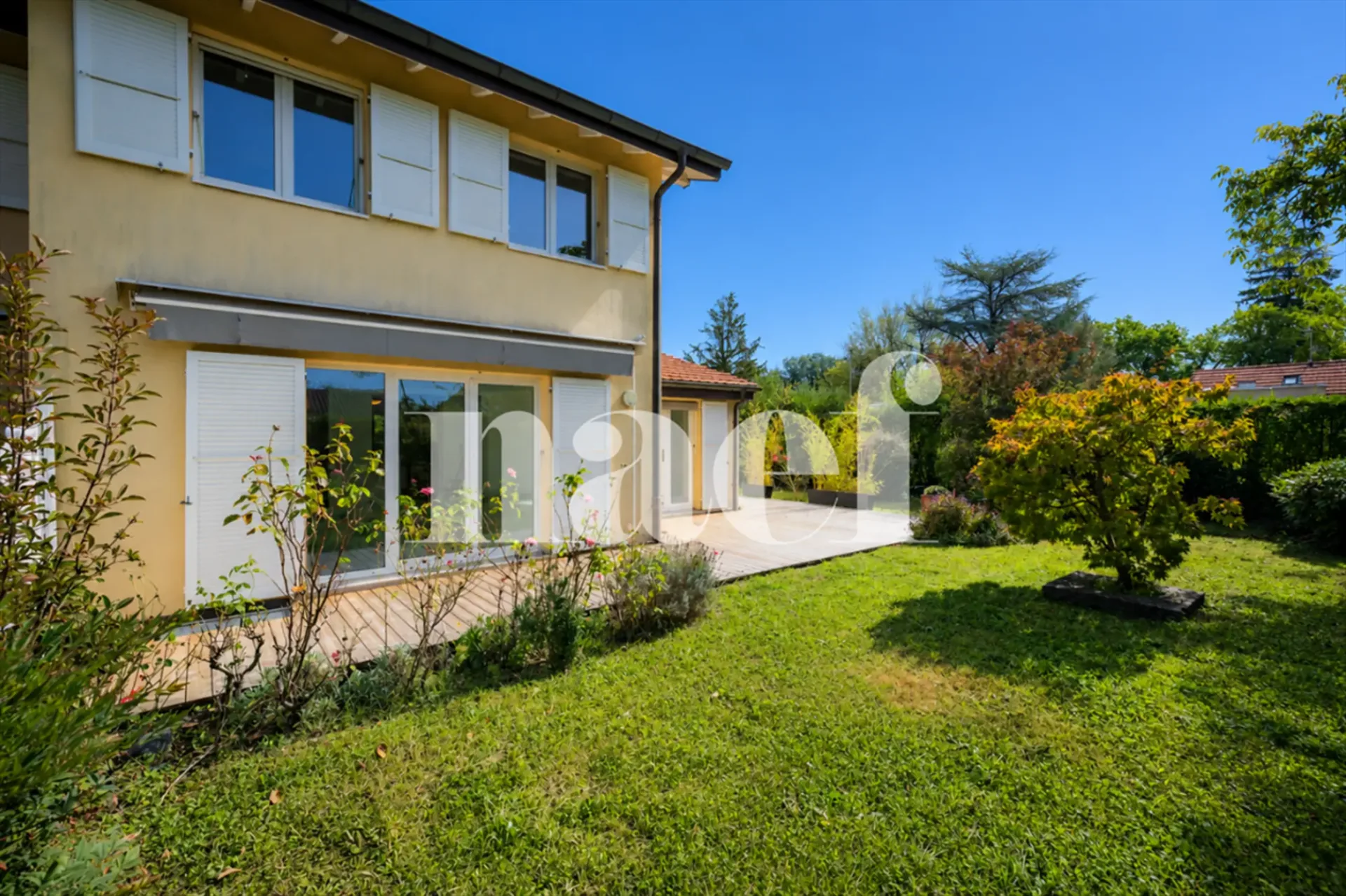 Famienenvilla mit eigenem Garten in Genthod