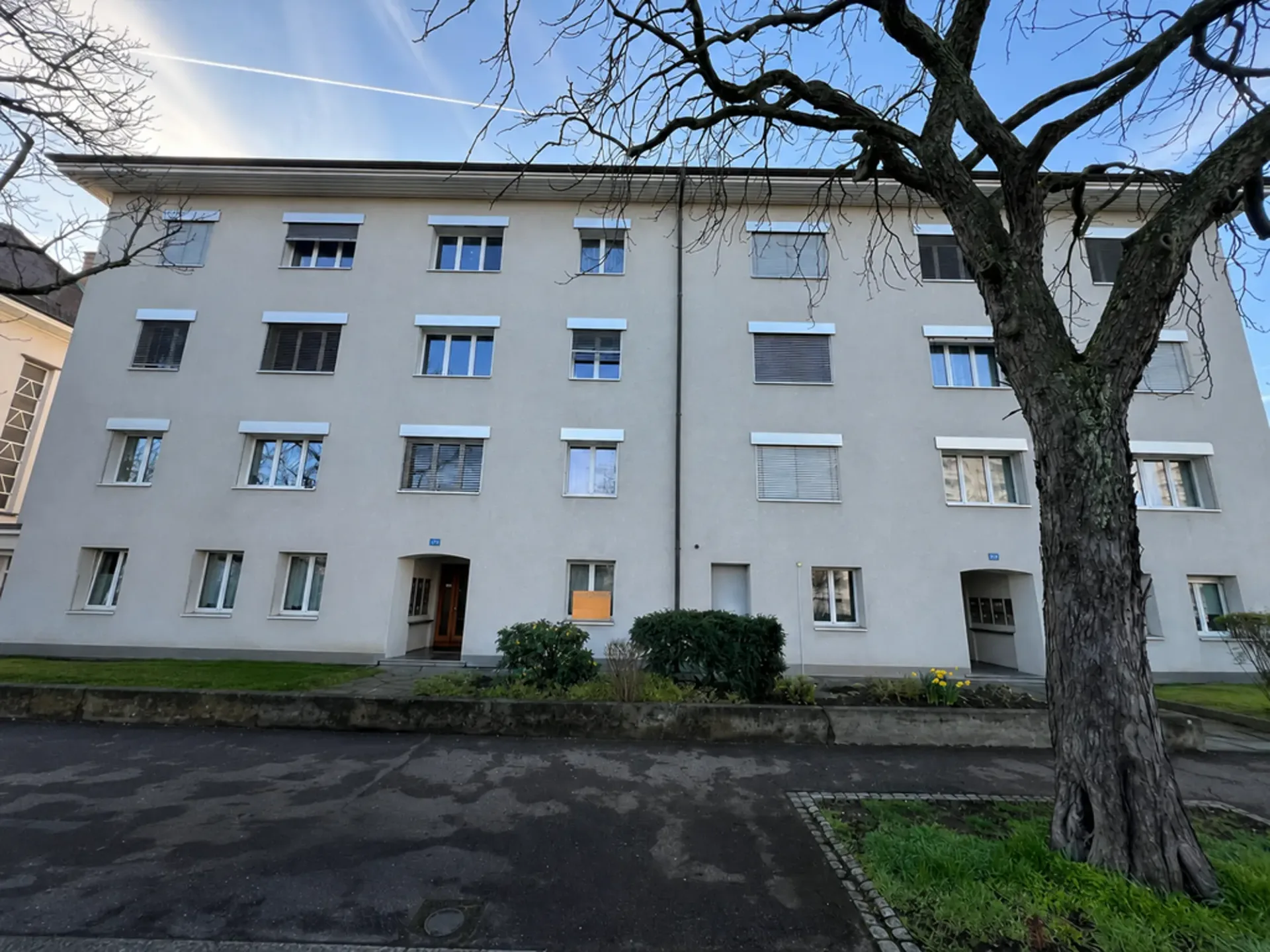 Attractive 3-room apartment on the 1st floor in a central location