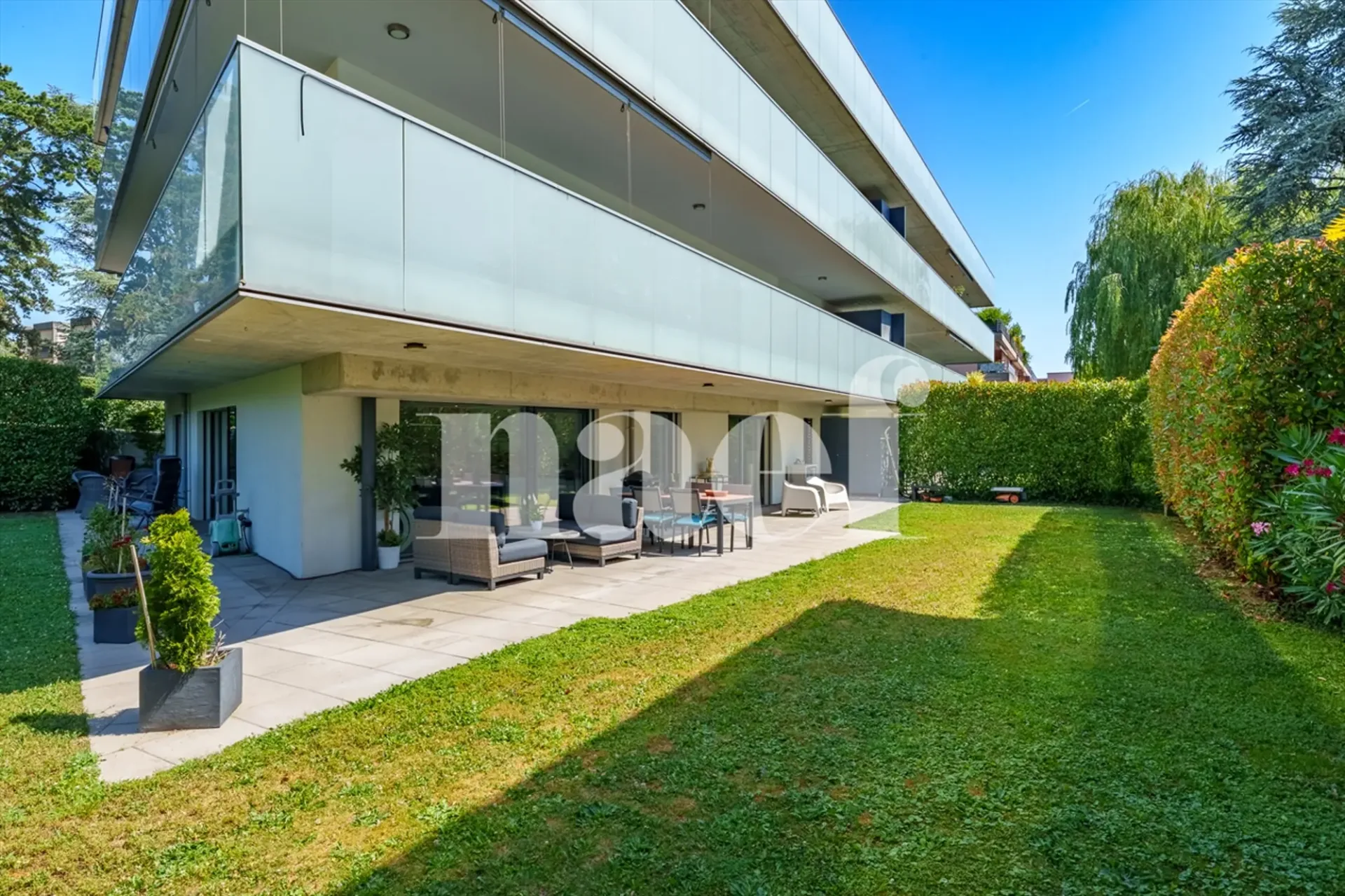 Wohnung mit 4.5 Zimmern und Garten