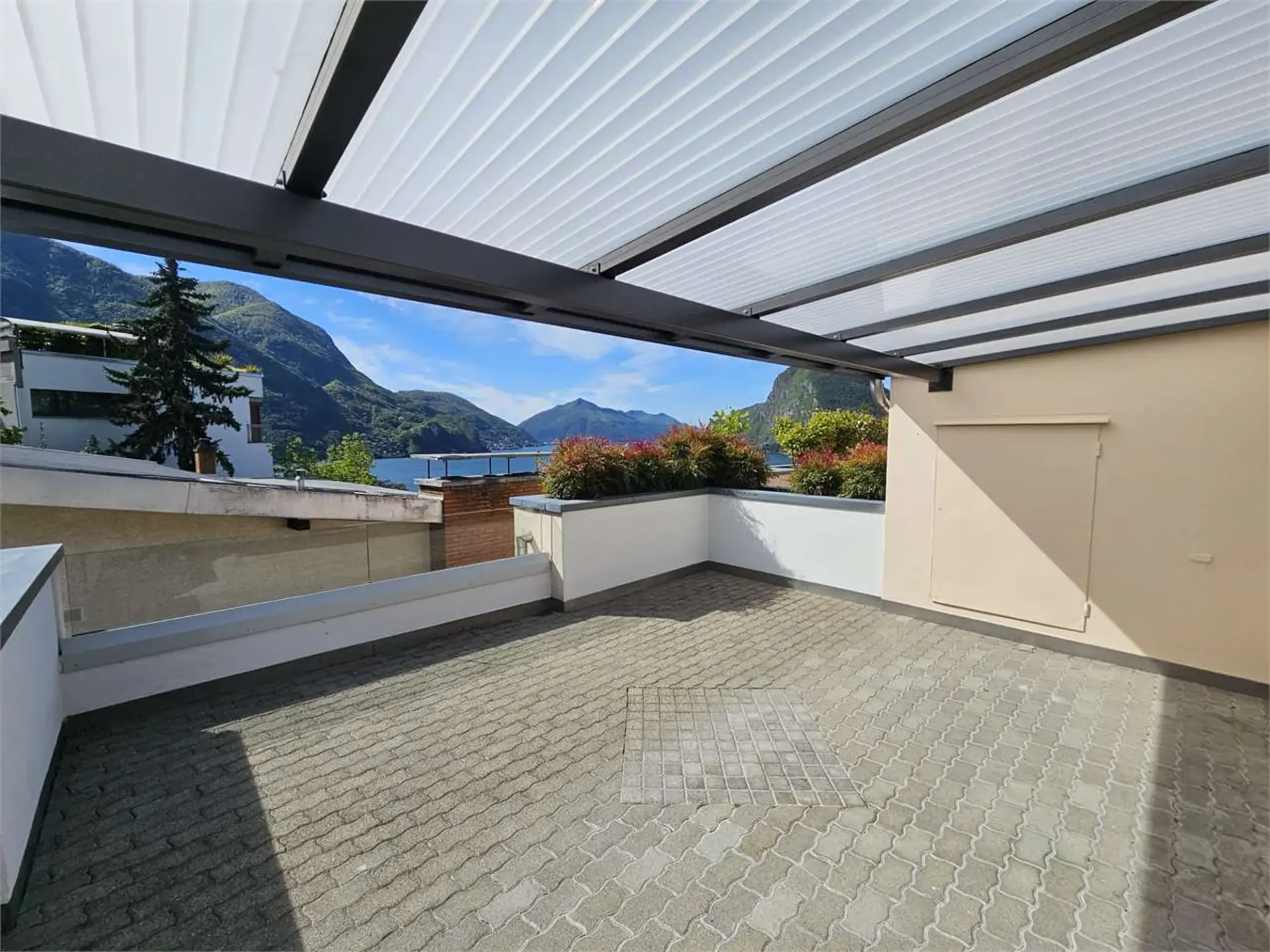 Monolocale mit Terrasse und Seeblick