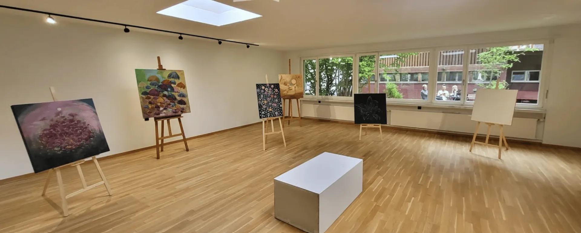 Helles Büro-/Ateliergebäude an zentraler Lage in Glarus – 165 m² sofort verfügbar