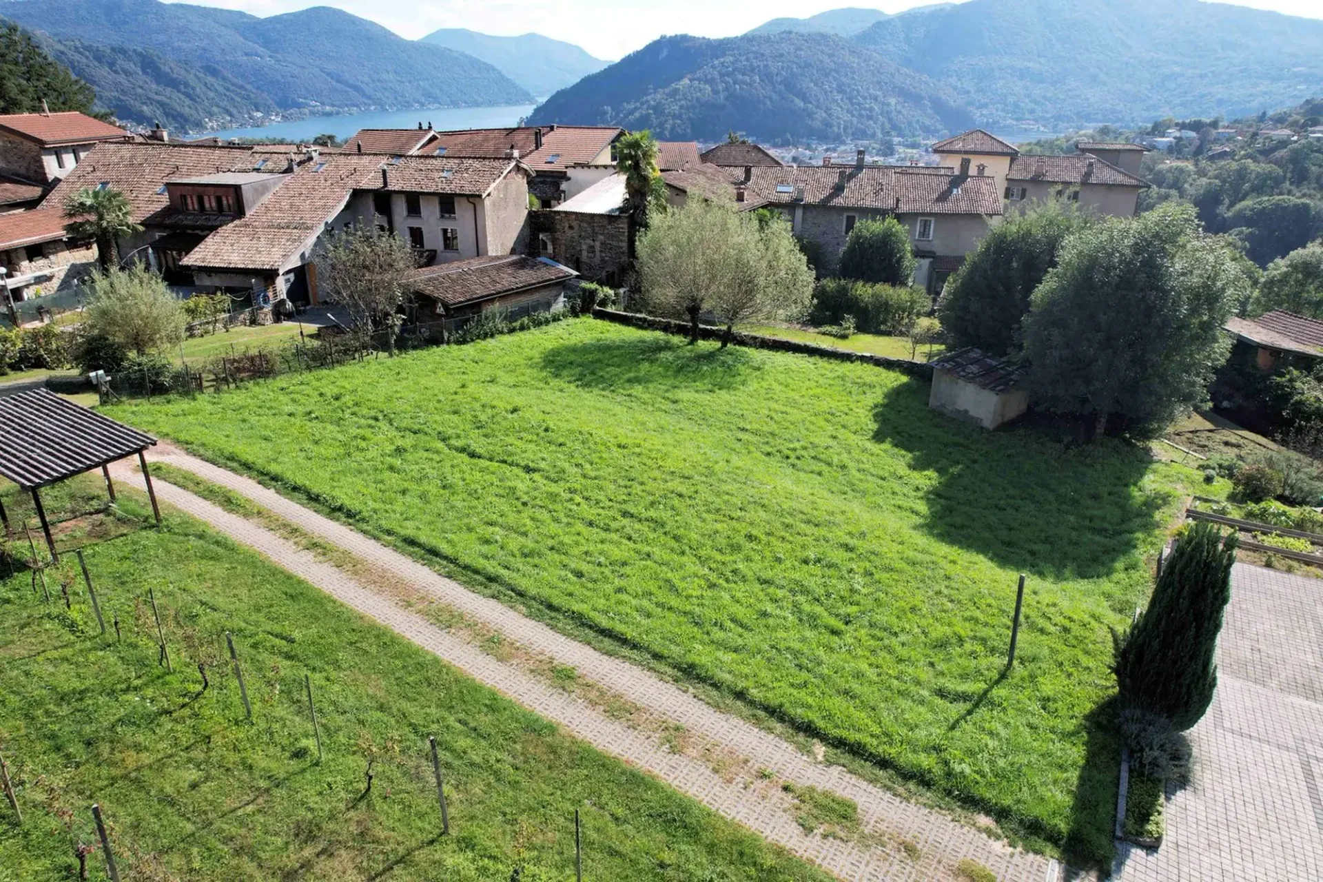 Bauland R3 in sehr ruhiger Lage, nur 9 km von Lugano entfernt