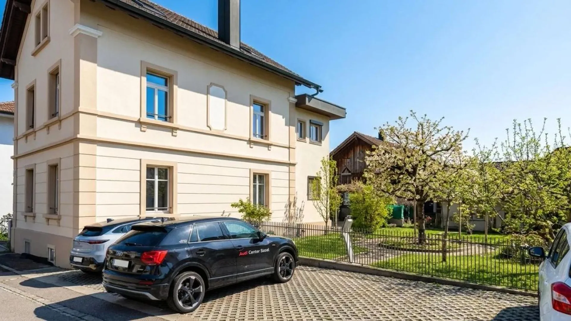 4-Zimmer-Dachwohnung mit Skylight und Charme in Büsserach