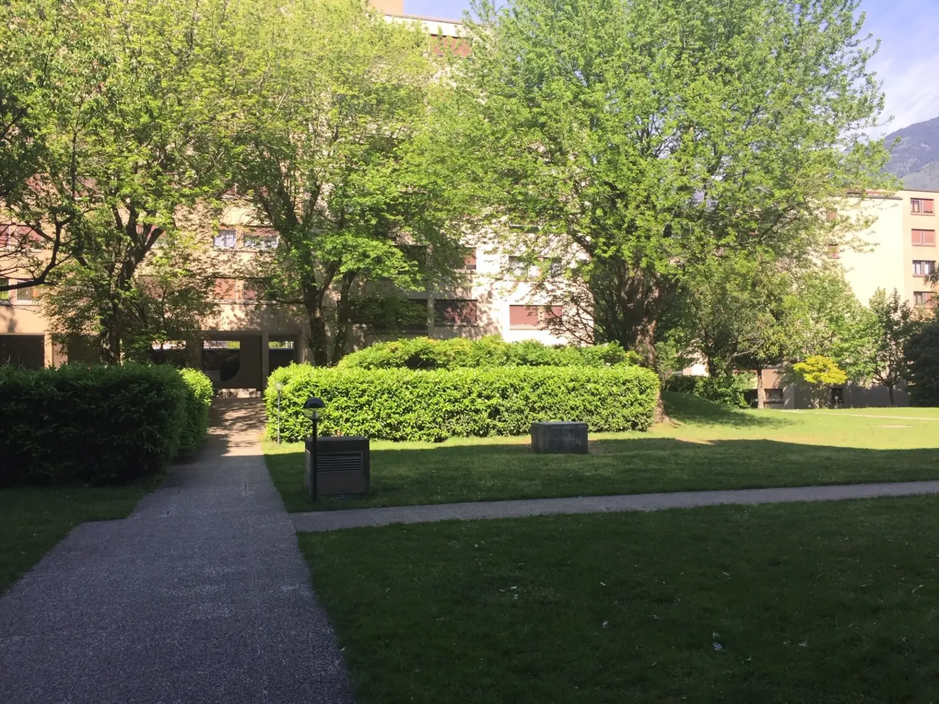 Geräumiges 3.5-Zimmer-Wohnung in einem grünen Viertel von Giubiasco