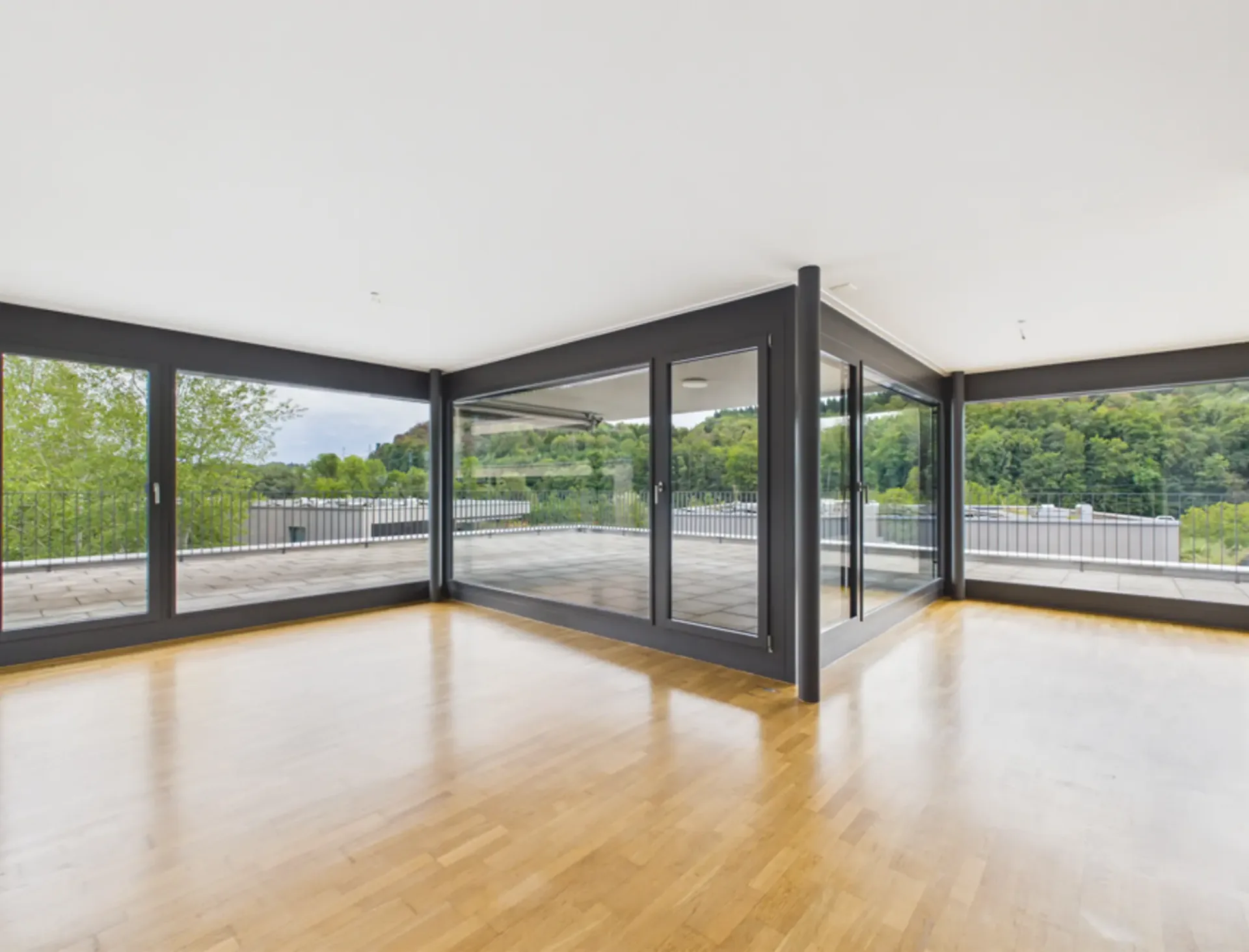 Appartement en attique 2.5 pièces avec terrasse spacieuse