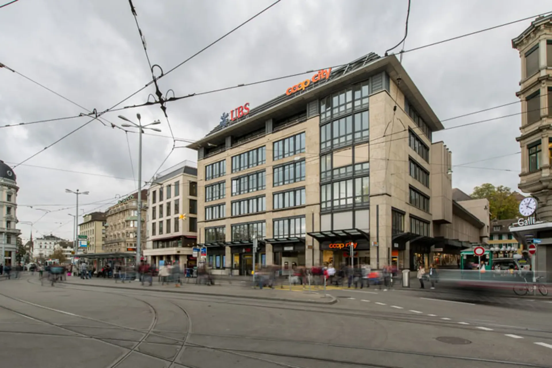 Einstellplätze direkt am Bellevue