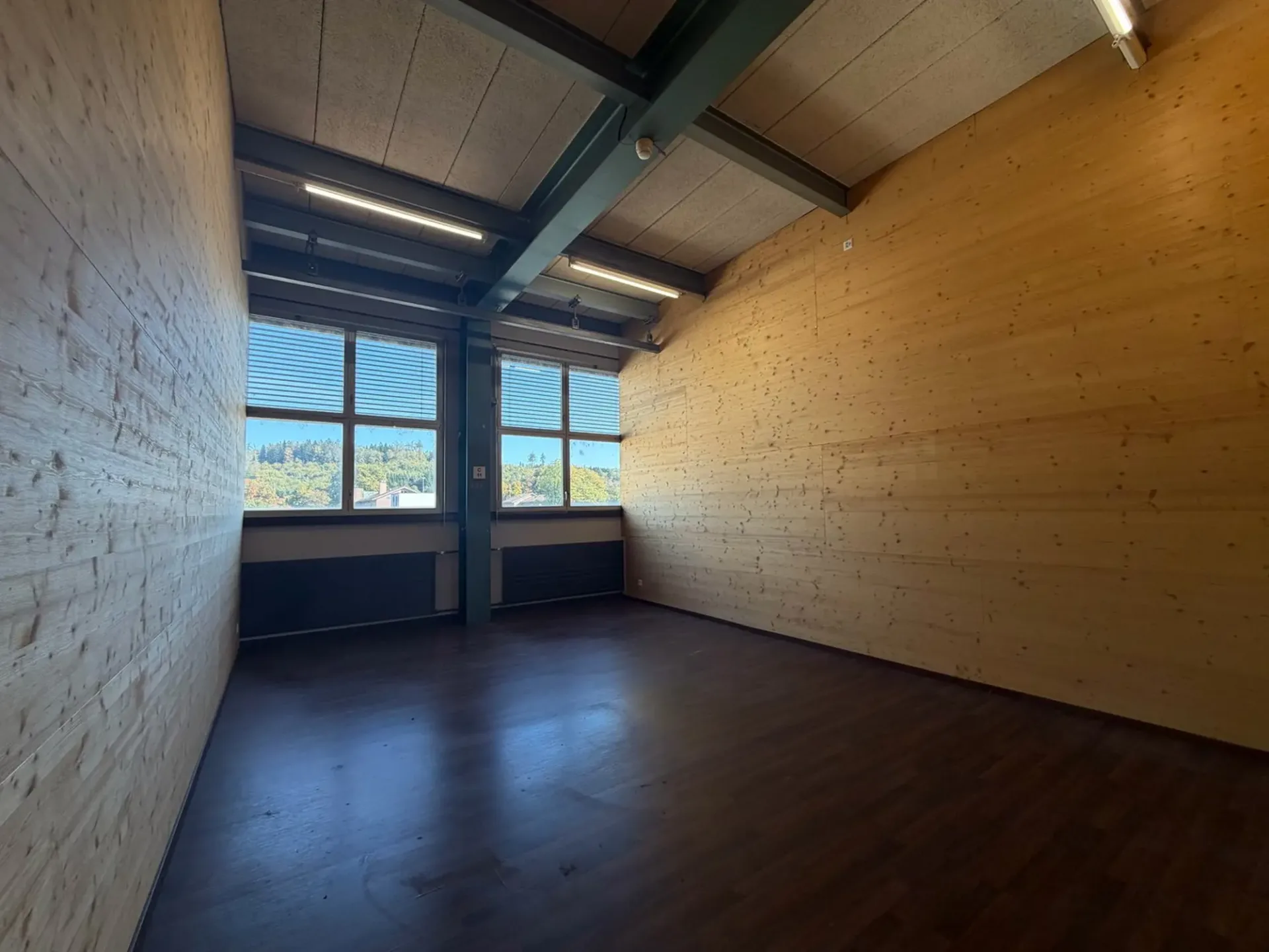 Affordable office in a creative factory hall