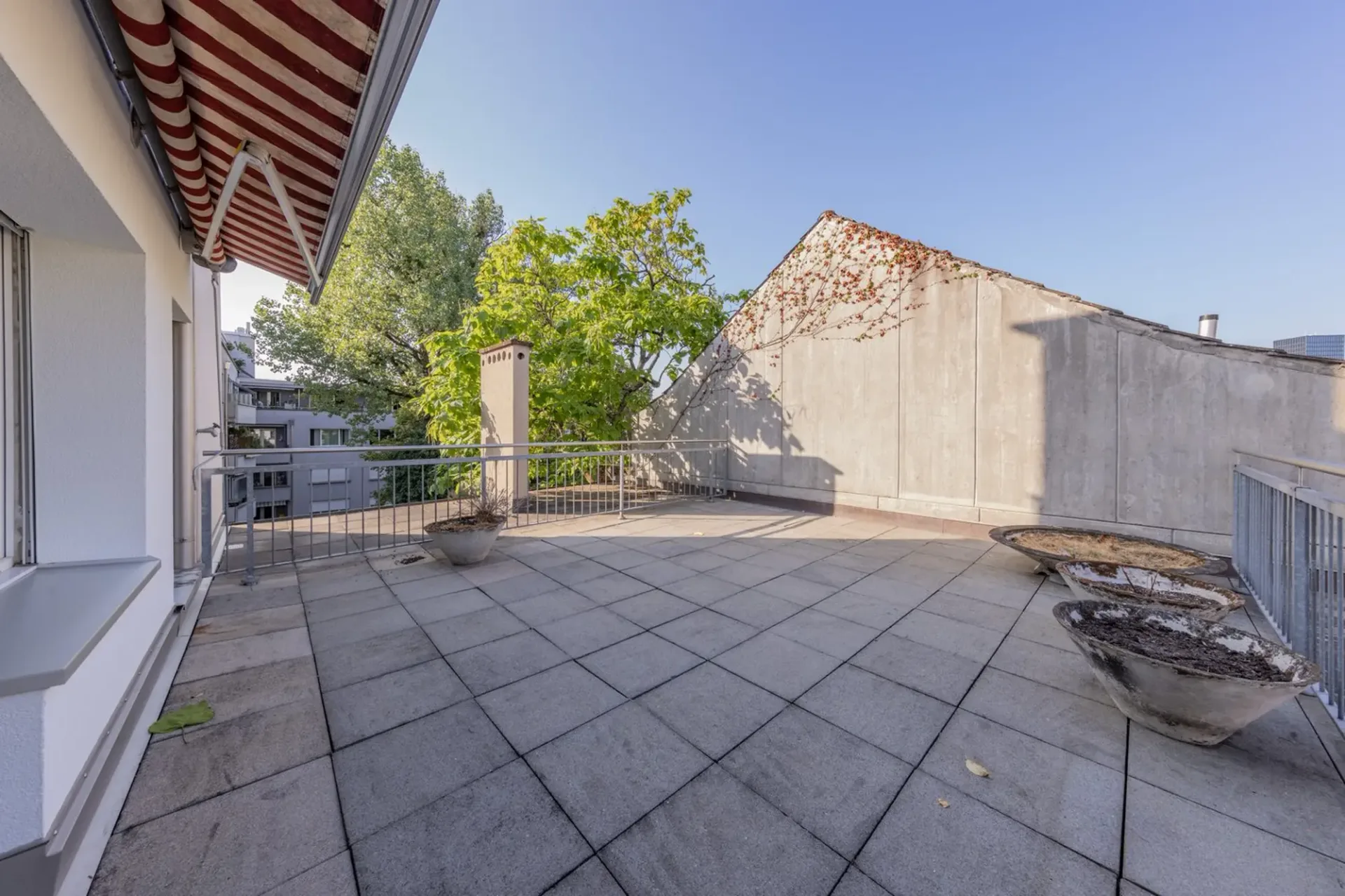 Dream Home with Rooftop Terrace in the Preferred Gellert Quarter