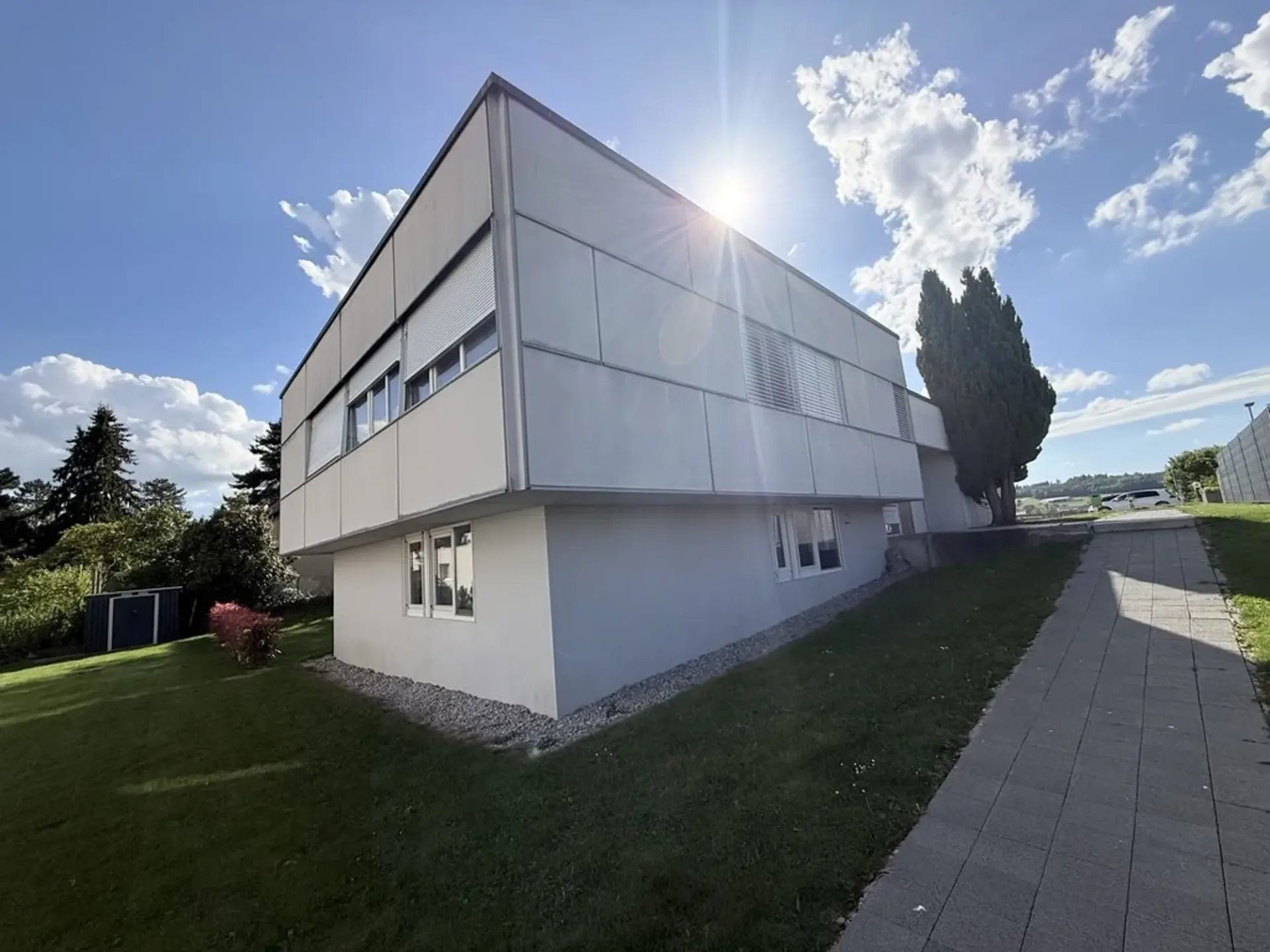 ROMONT - Außenparkplätze zu vermieten