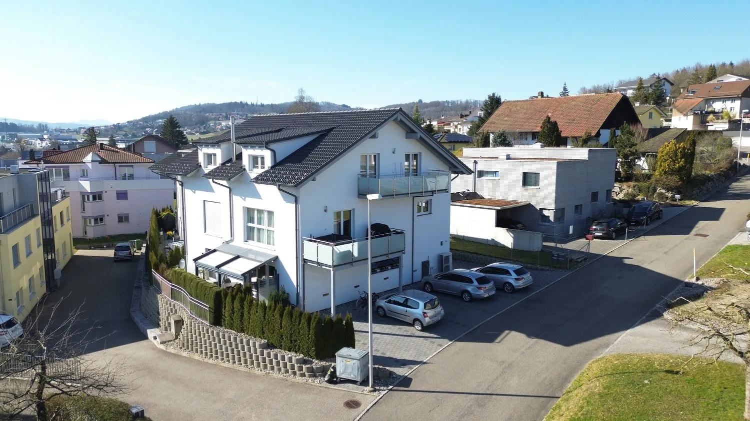 Helle Maisonette-Wohnung mit zwei Balkonen – Mieten mit Kaufoption in Safenwil