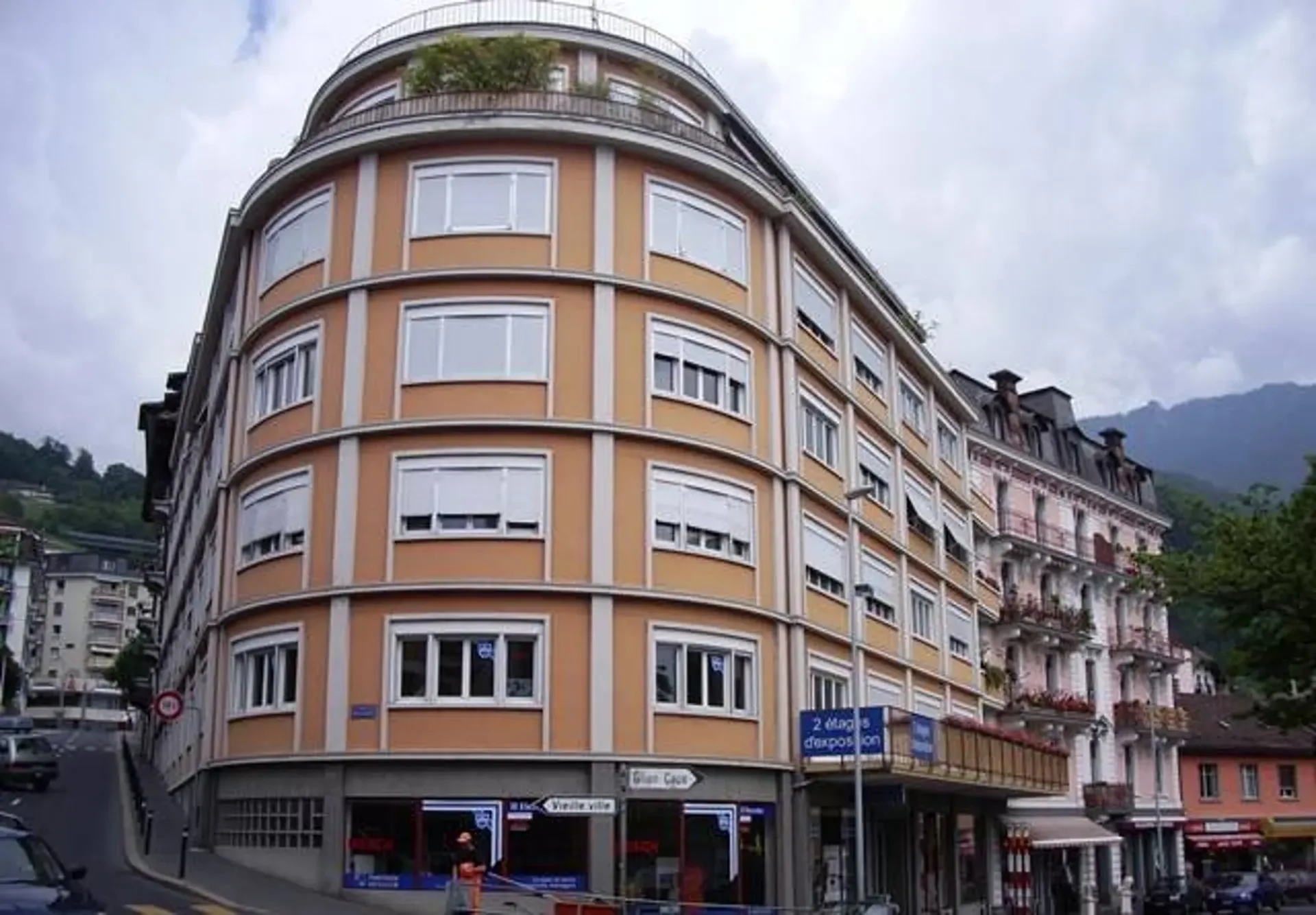 Wohnung mit 4.0 Zimmern im 2. Stock