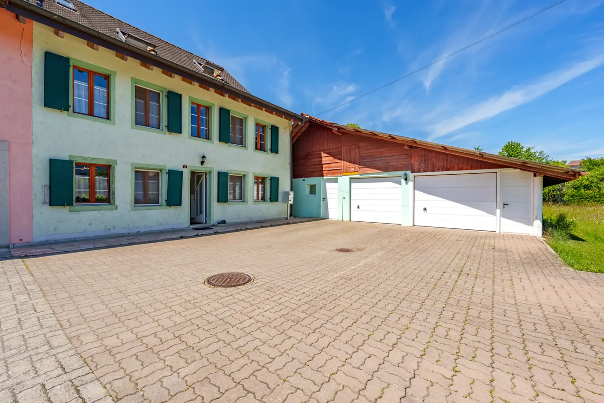 Einzigartiges 5,5-Zimmer-Duplexapartment in einer renovierten Farm