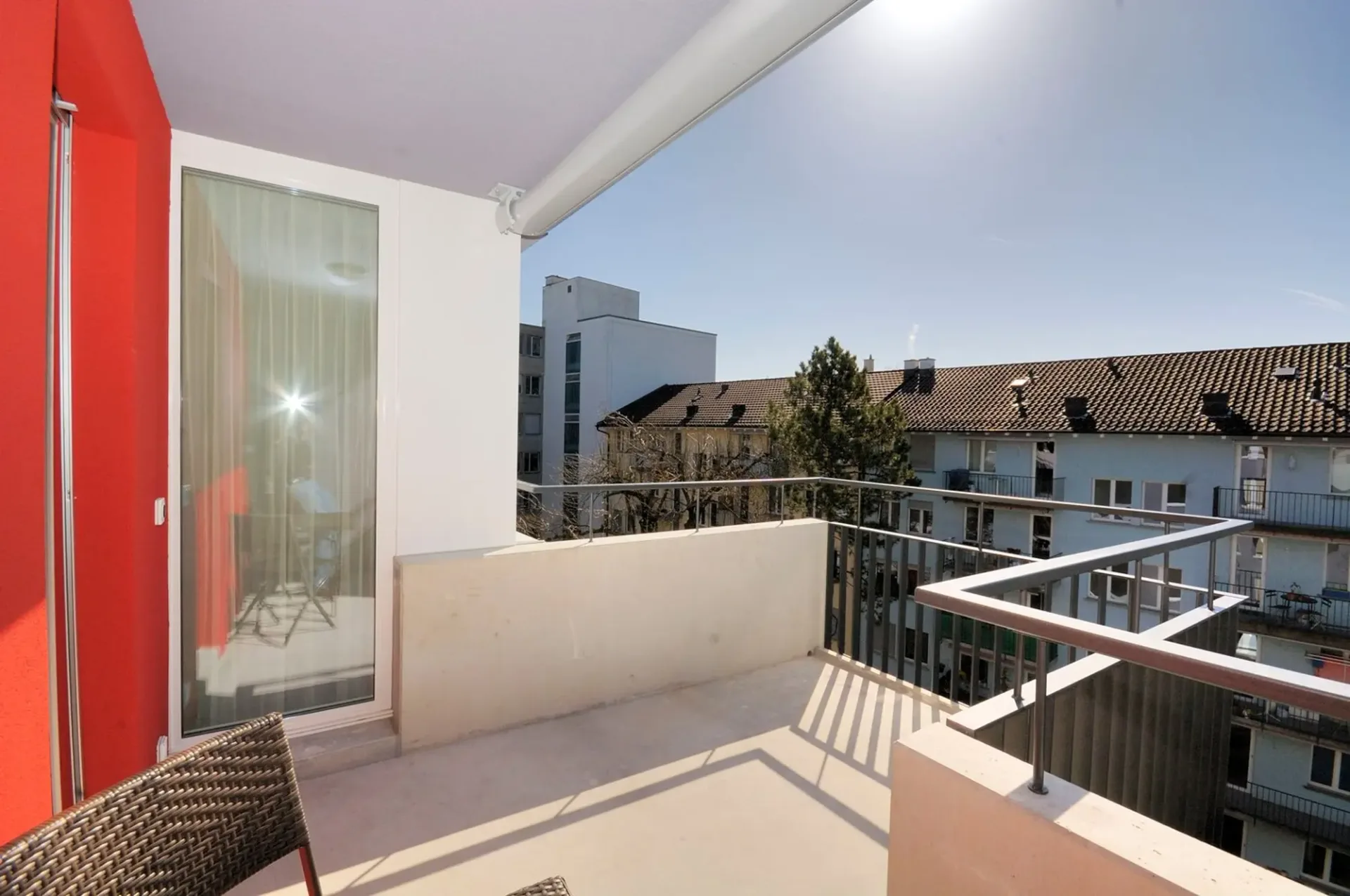 Charming 1.5-Room Furnished Apartment with Balcony in Zürich's Seefeld District